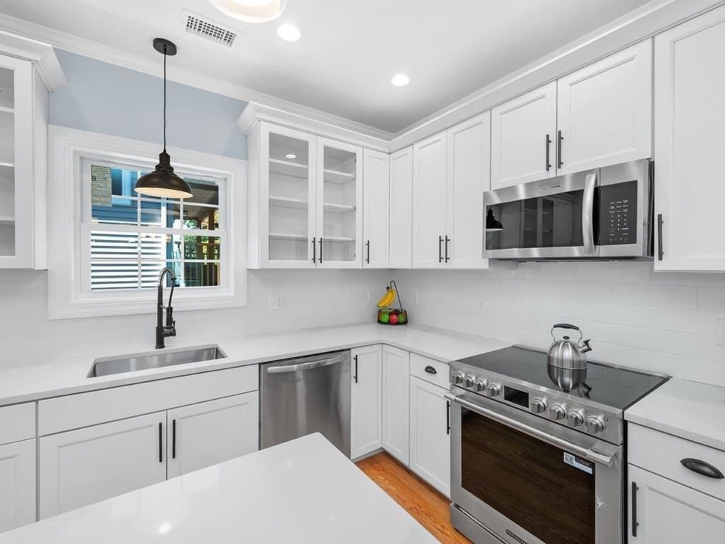 Condominium at 26 Fuller Street # 2, Waltham MA 02453, Waltham, photo 5 of 39