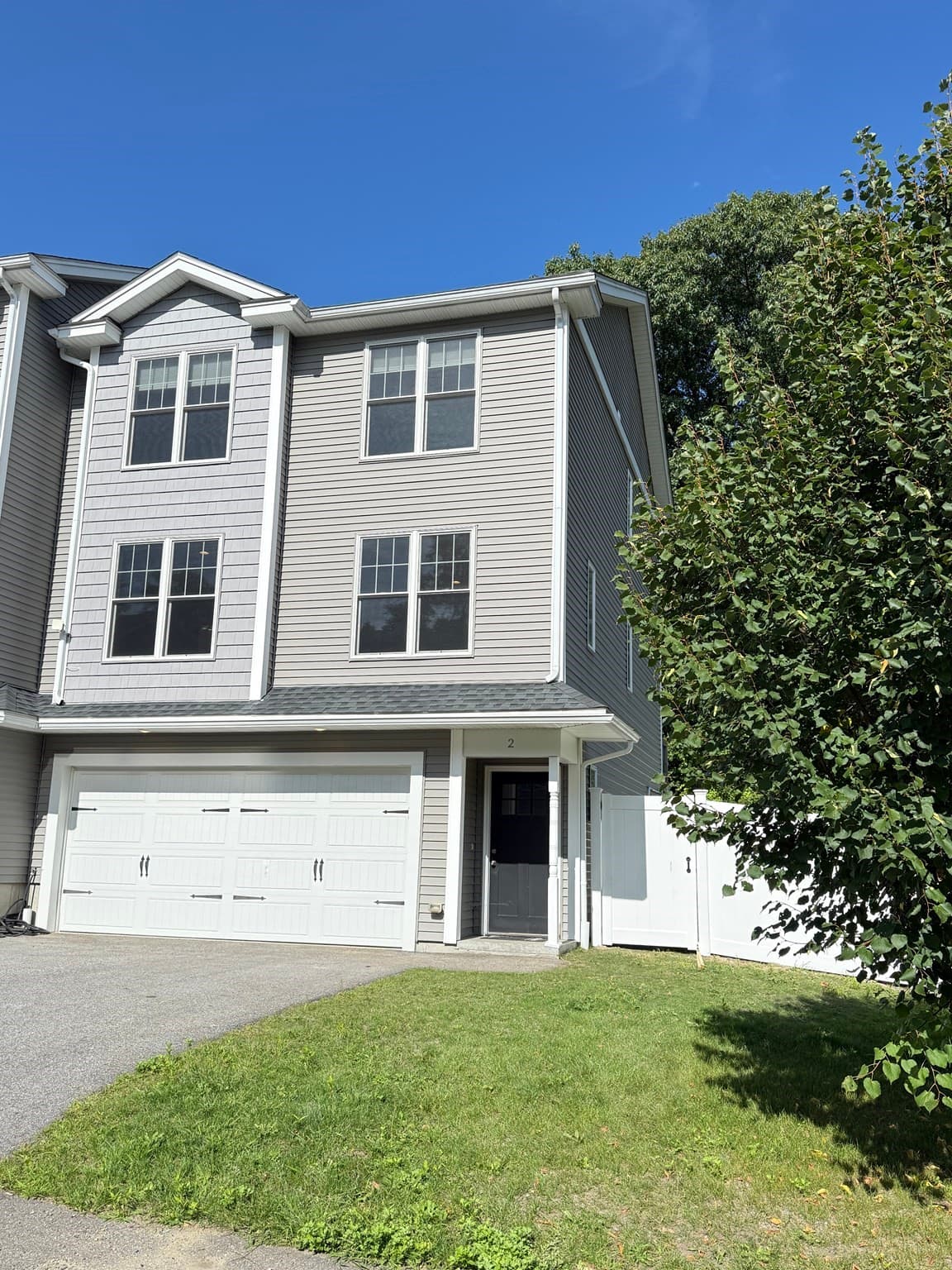 Condominium at 2 Burncoat Hts # 2, Worcester MA 01606, Worcester, photo 2 of 42