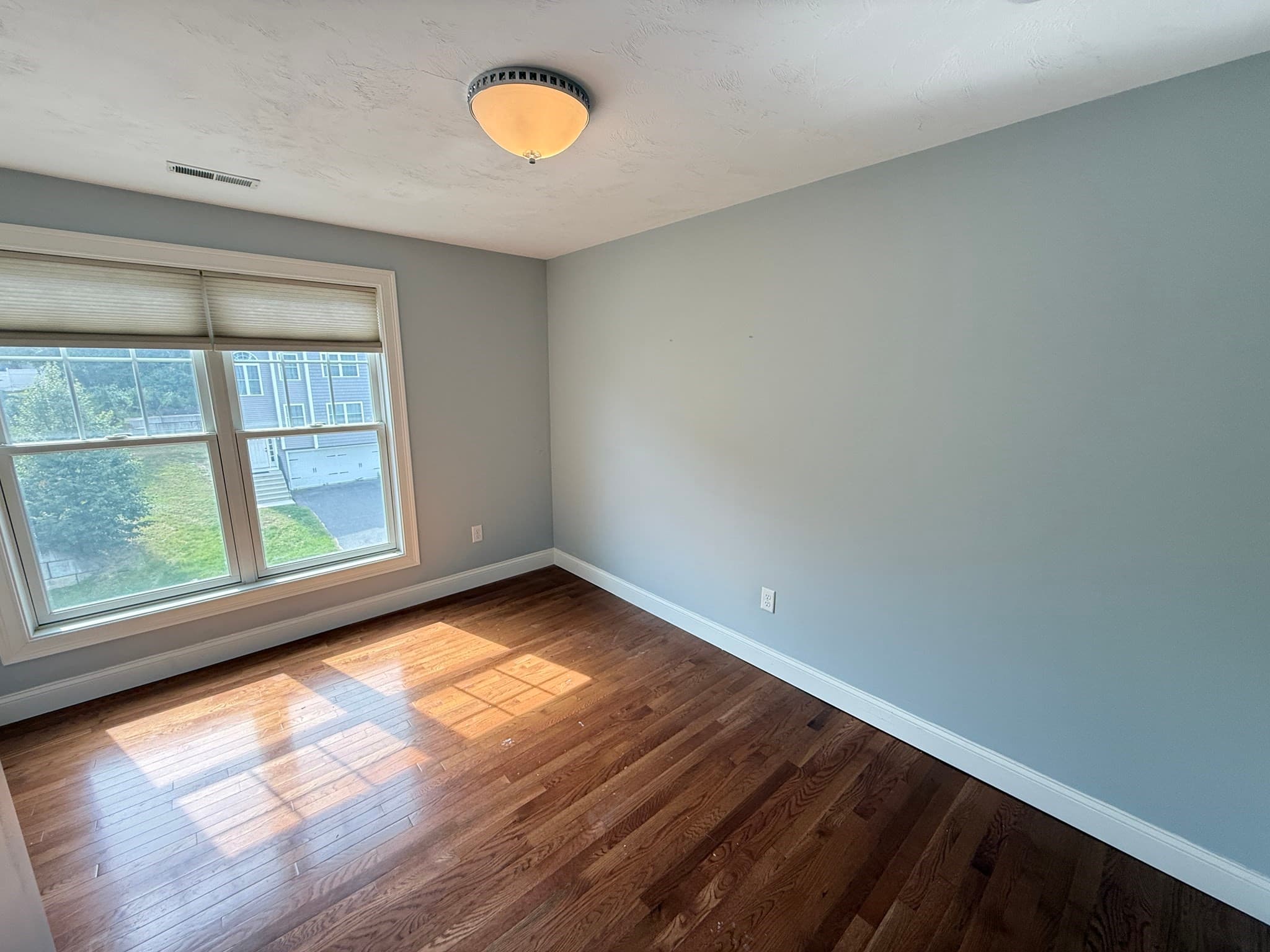 Condominium at 2 Burncoat Hts # 2, Worcester MA 01606, Worcester, photo 34 of 42