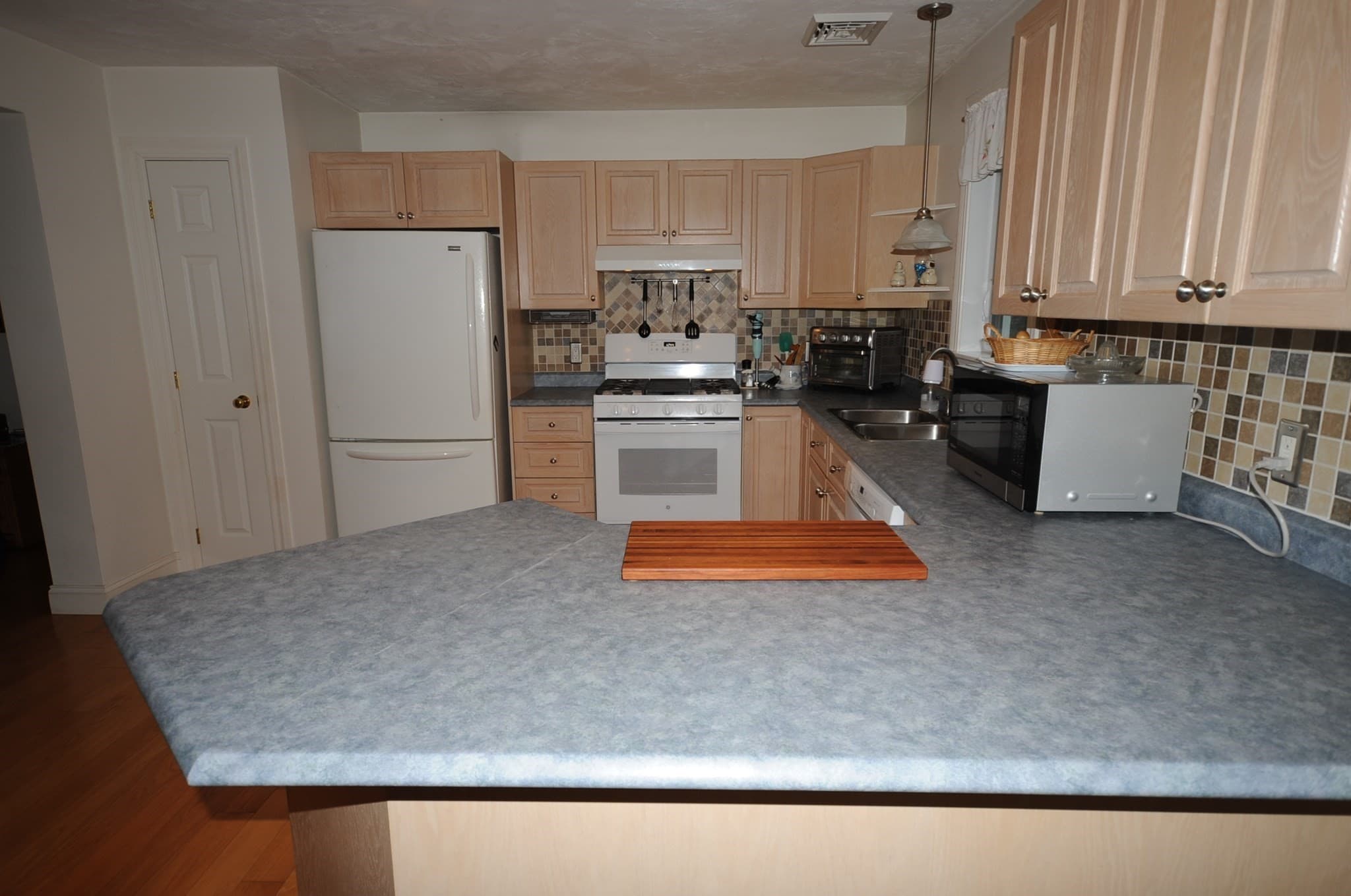 Single Family Residence at 868 Main St, Wareham MA 02576, Wareham, photo 5 of 26