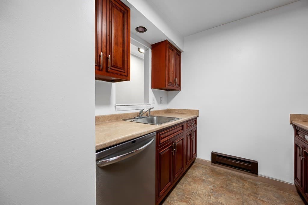 Condominium at 36A Gibbs St # 11, Worcester MA 01607, Worcester, photo 5 of 22