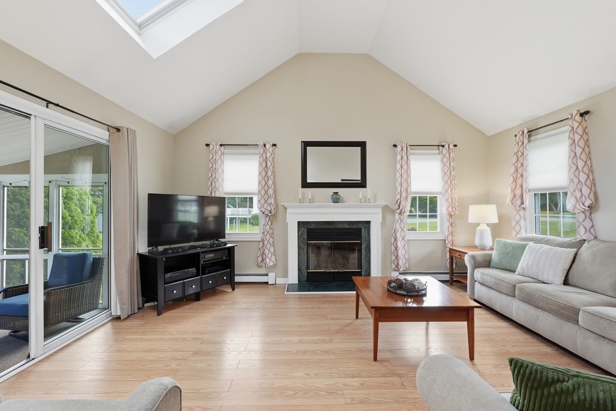 Single Family Residence at 16 Cedar Hill Rd, Sutton MA 01590, Sutton, photo 12 of 39