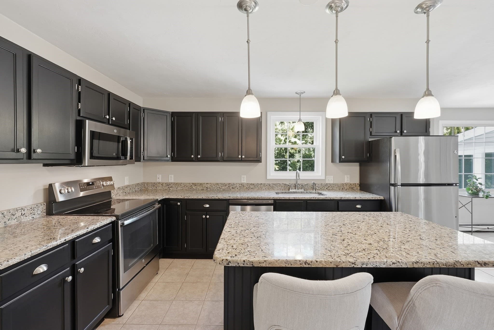 Single Family Residence at 16 Cedar Hill Rd, Sutton MA 01590, Sutton, photo 5 of 39