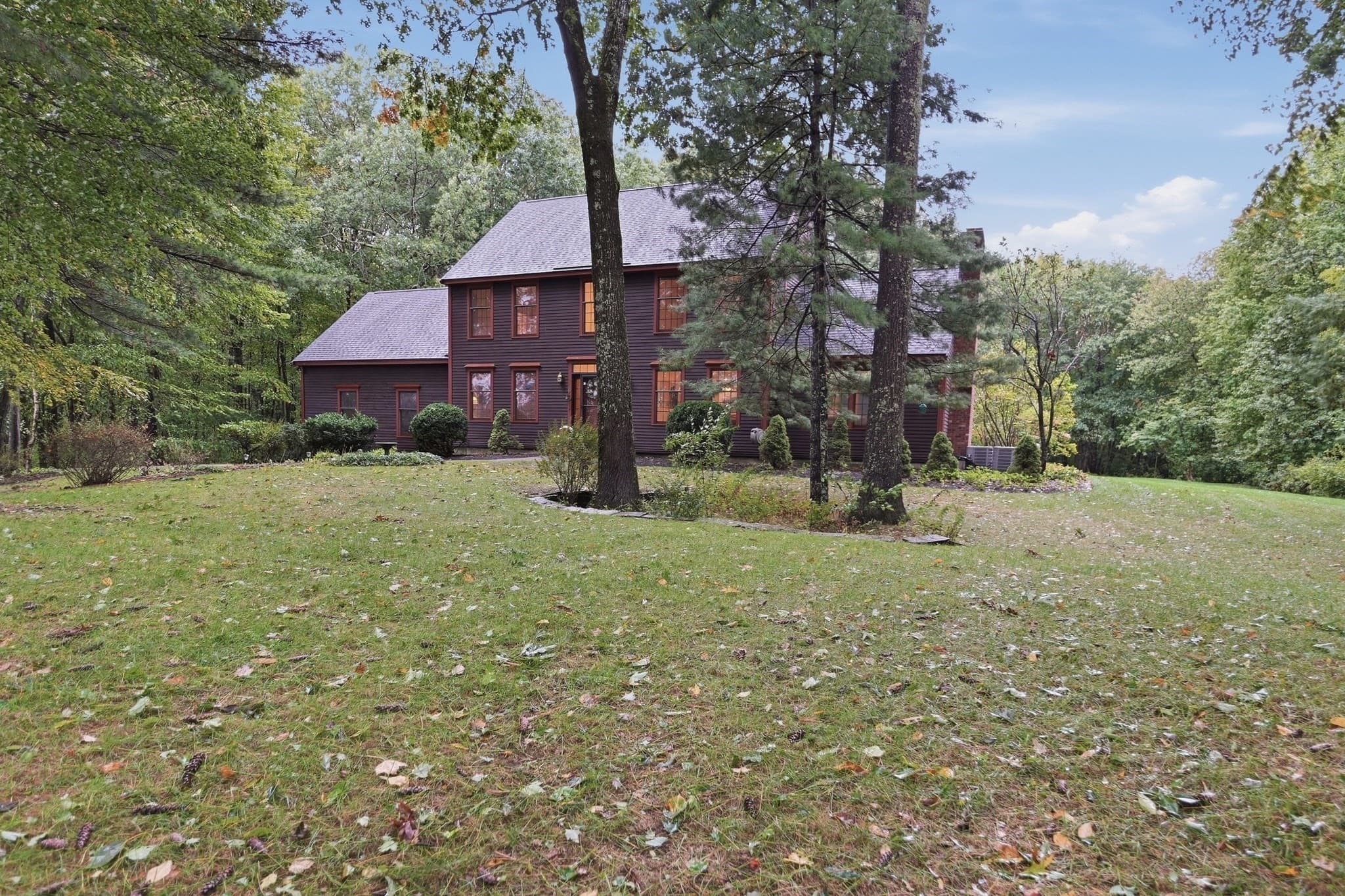 Single Family Residence at 9 Fox Run Dr, Haverhill MA 01832, Haverhill, photo 2 of 42