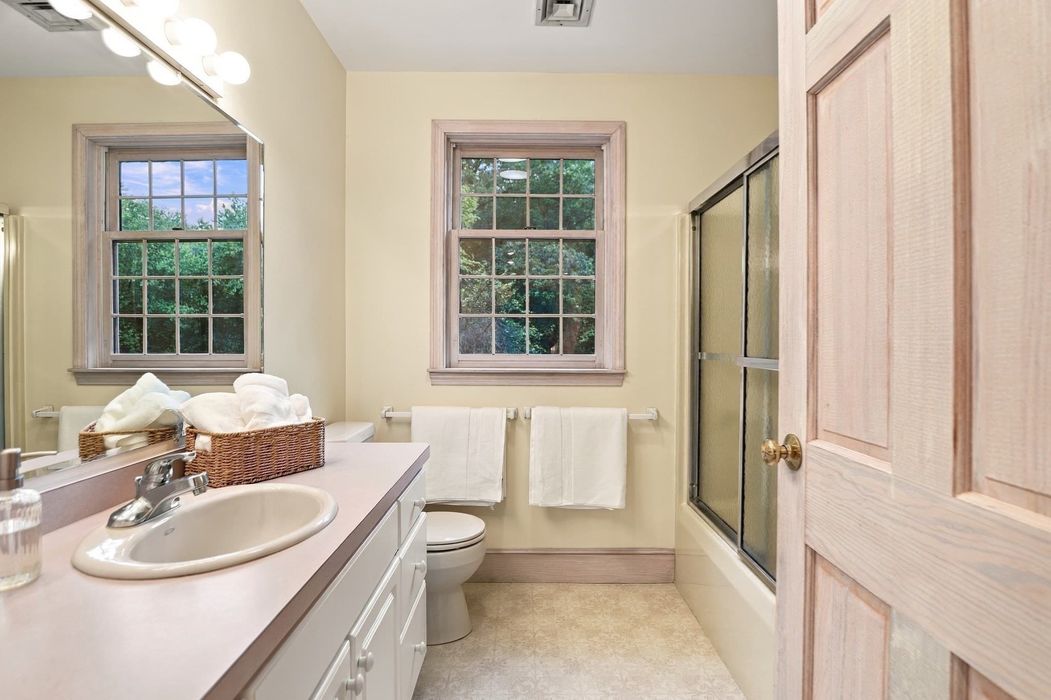 Single Family Residence at 9 Fox Run Dr, Haverhill MA 01832, Haverhill, photo 30 of 42