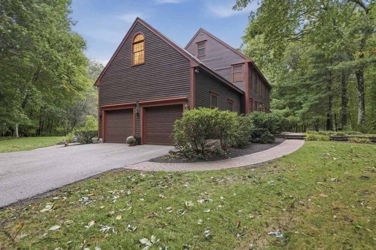 Single Family Residence at 9 Fox Run Dr, Haverhill MA 01832, Haverhill, photo 4 of 42