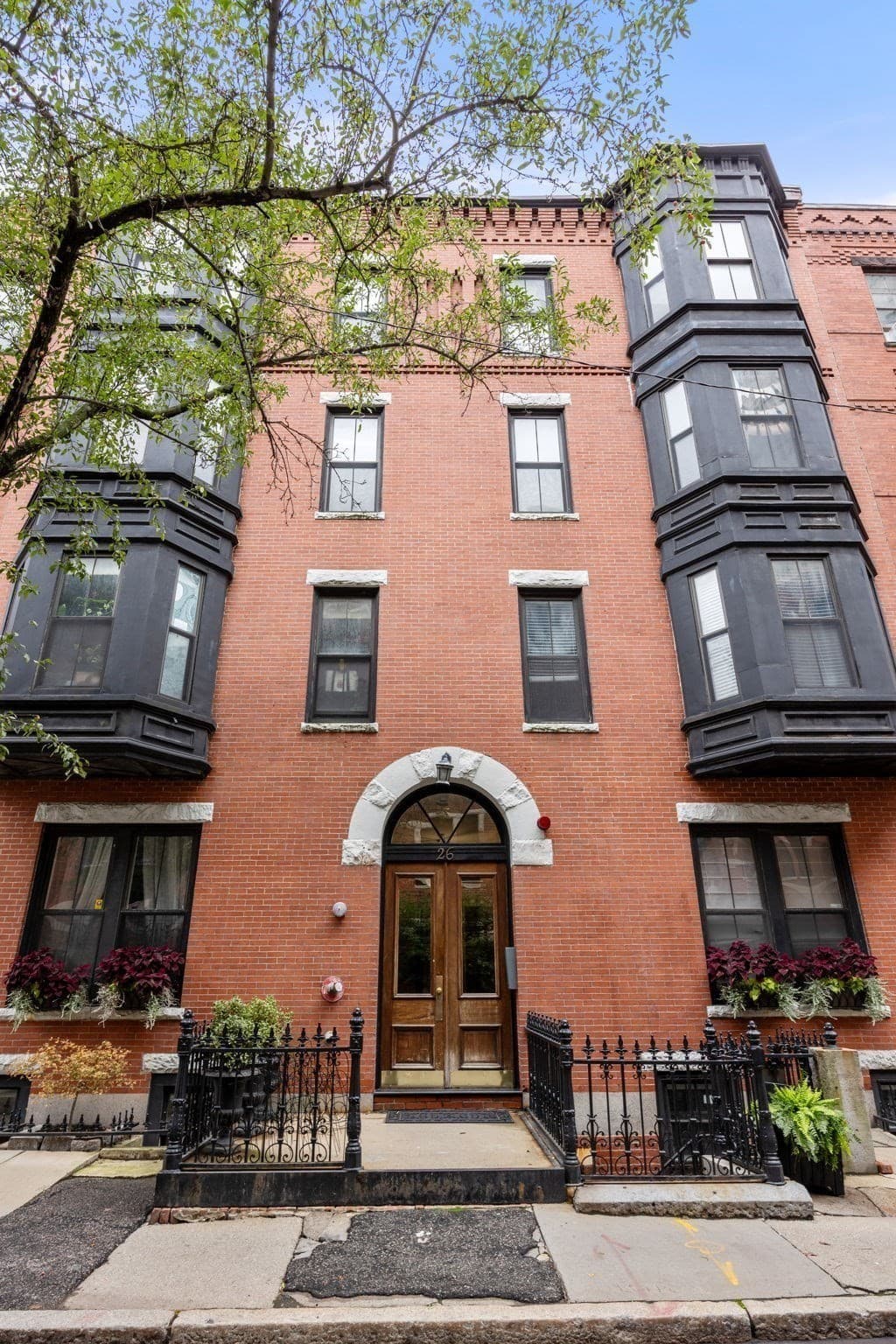 28 Isabella St # 28, Boston MA 02116