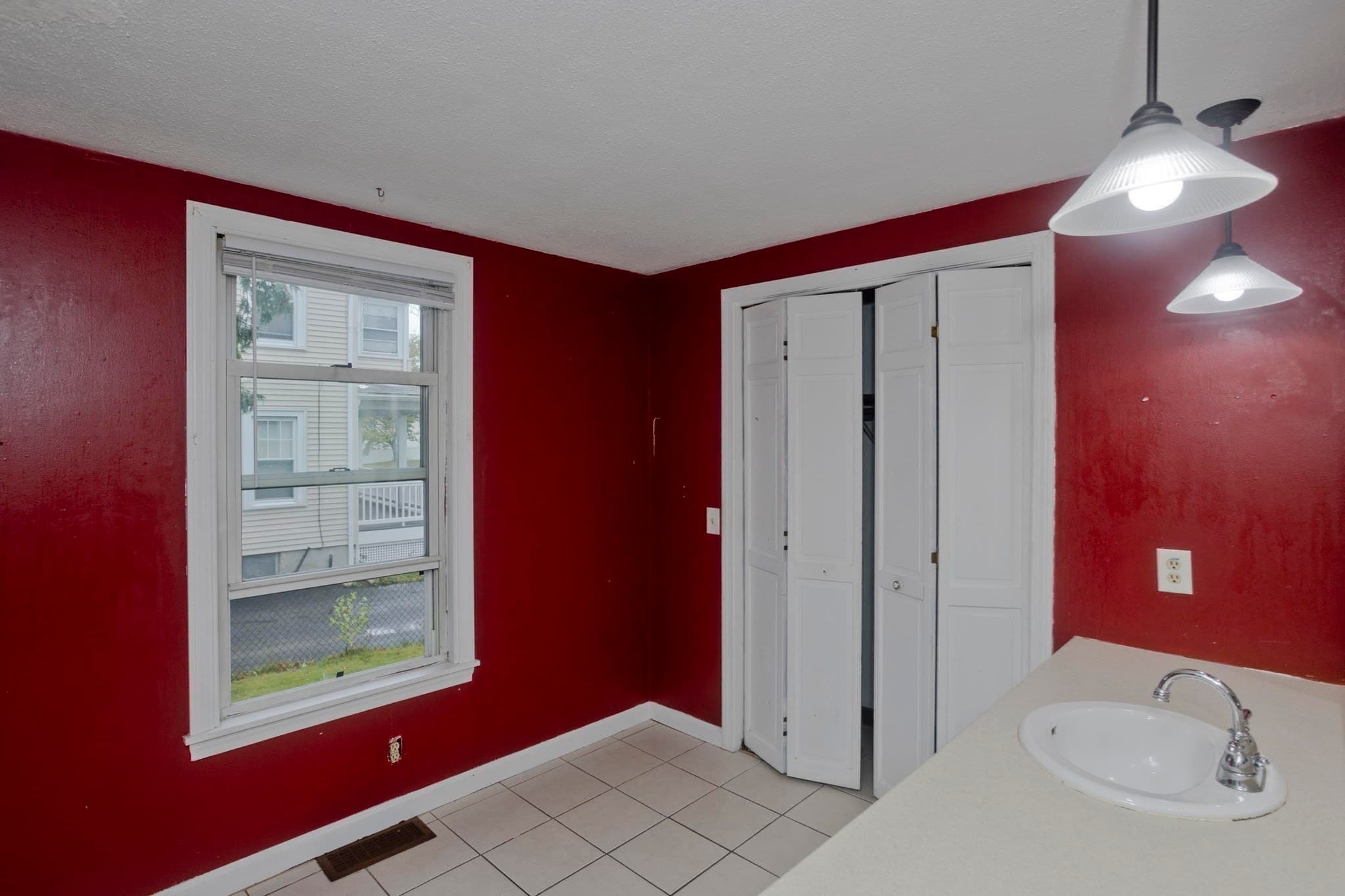 Single Family Residence at 1439 Worcester St, Springfield MA 01151, Springfield, photo 10 of 31