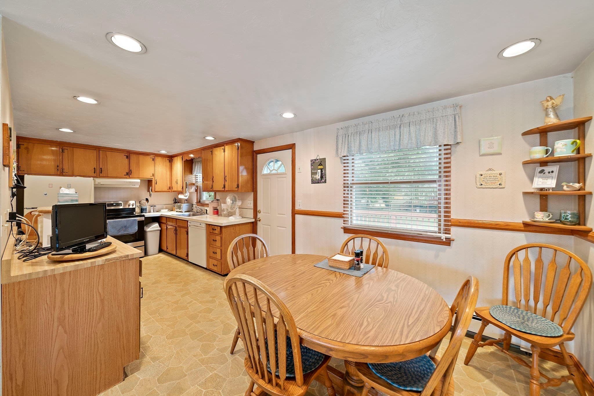Single Family Residence at 14 Gerald Avenue, Randolph MA 02368, Randolph, photo 3 of 37