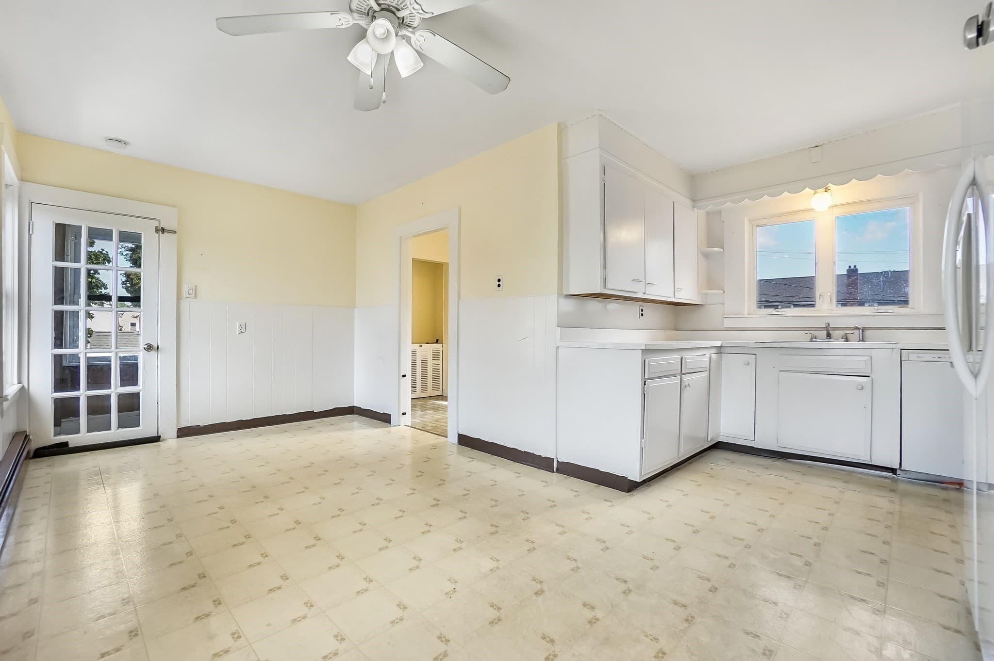 2 Family - 2 Units Up/Down at 31 Central Street, Waltham MA 02453, Waltham, photo 11 of 39