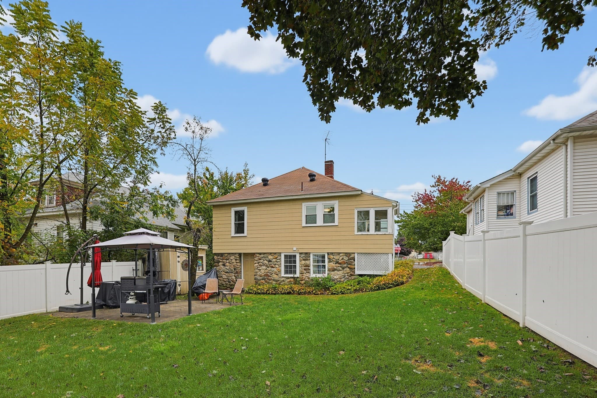 Single Family Residence at 139 Massachusetts Ave, North Andover MA 01845, North Andover, photo 26 of 34