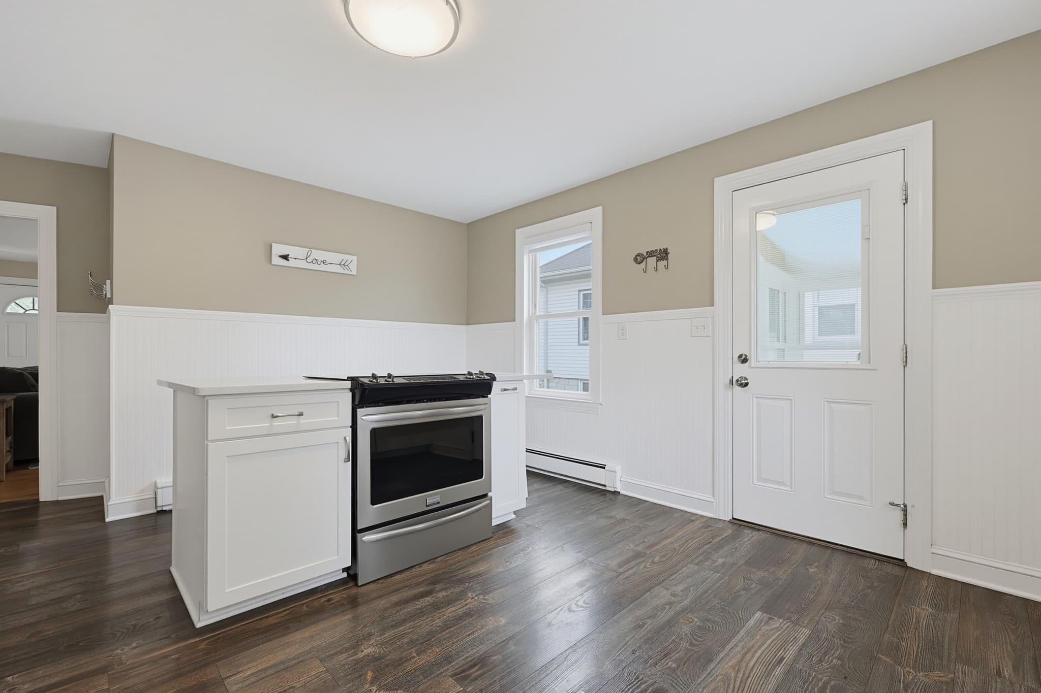 Single Family Residence at 139 Massachusetts Ave, North Andover MA 01845, North Andover, photo 8 of 34