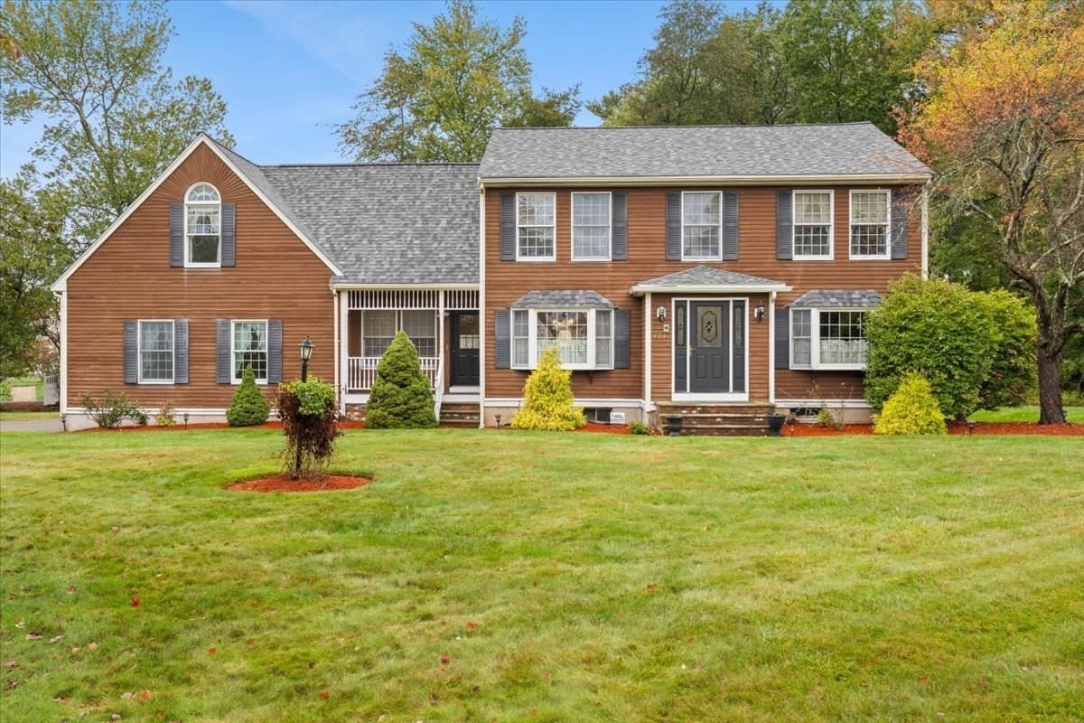 104 Leonard Farm Rd, Abington MA 02351