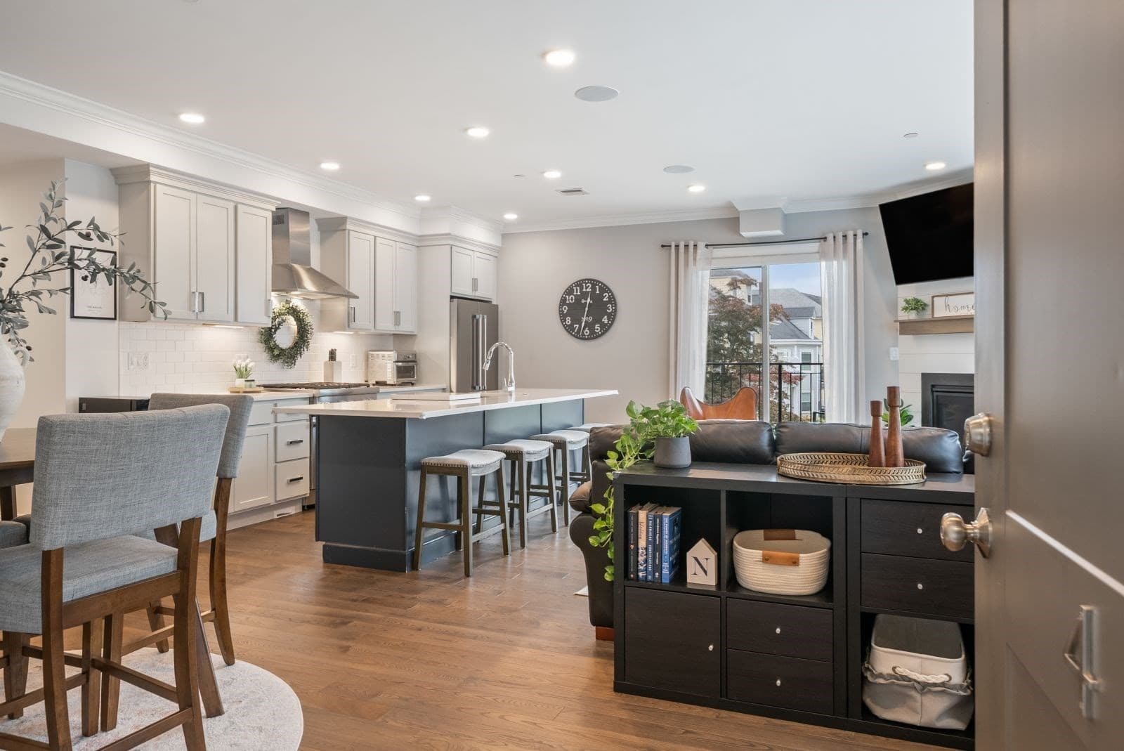 Condominium at 138 Neponset Ave # 4, Boston MA 02122, Boston, photo 2 of 41