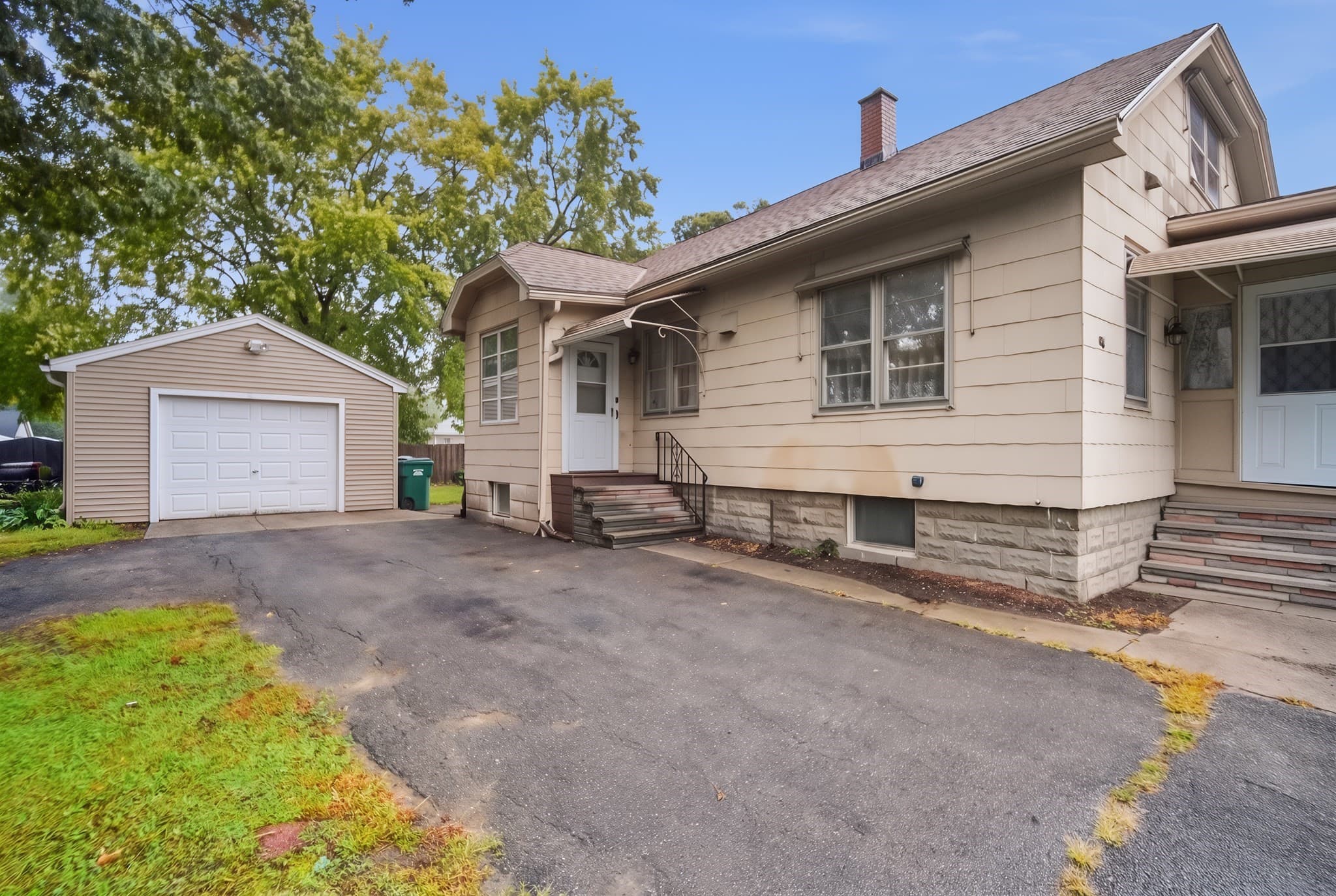Single Family Residence at 96 Stewart St, Chicopee MA 01020, Chicopee, photo 3 of 38
