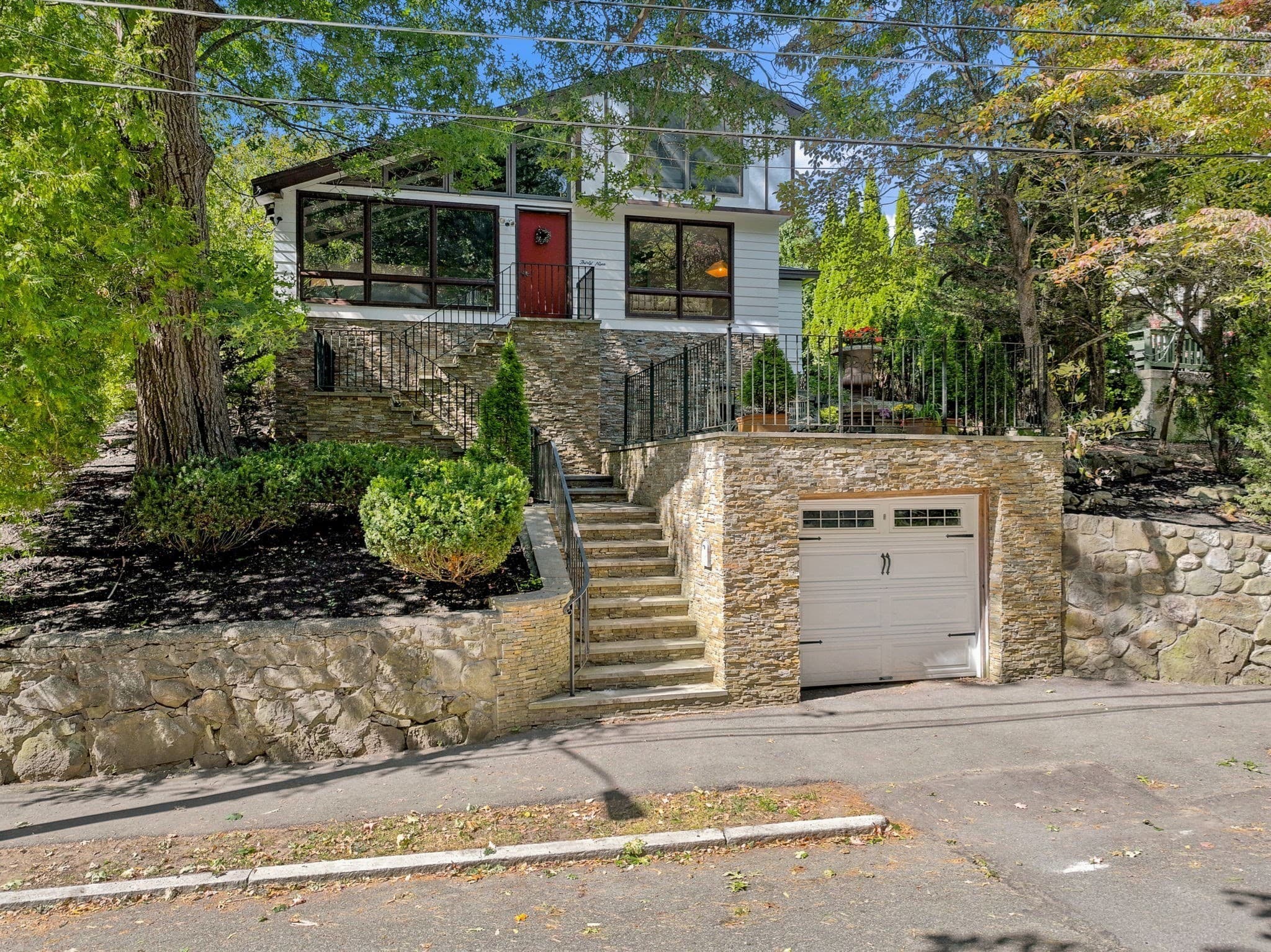 Single Family Residence at 39 Sylvan Ave, Wakefield MA 01880, Wakefield, photo 2 of 27