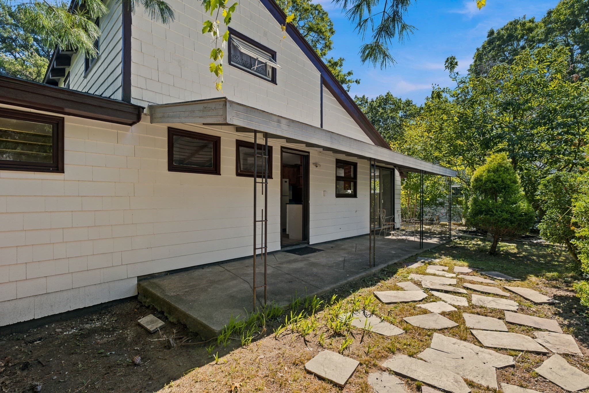 Single Family Residence at 39 Sylvan Ave, Wakefield MA 01880, Wakefield, photo 3 of 27