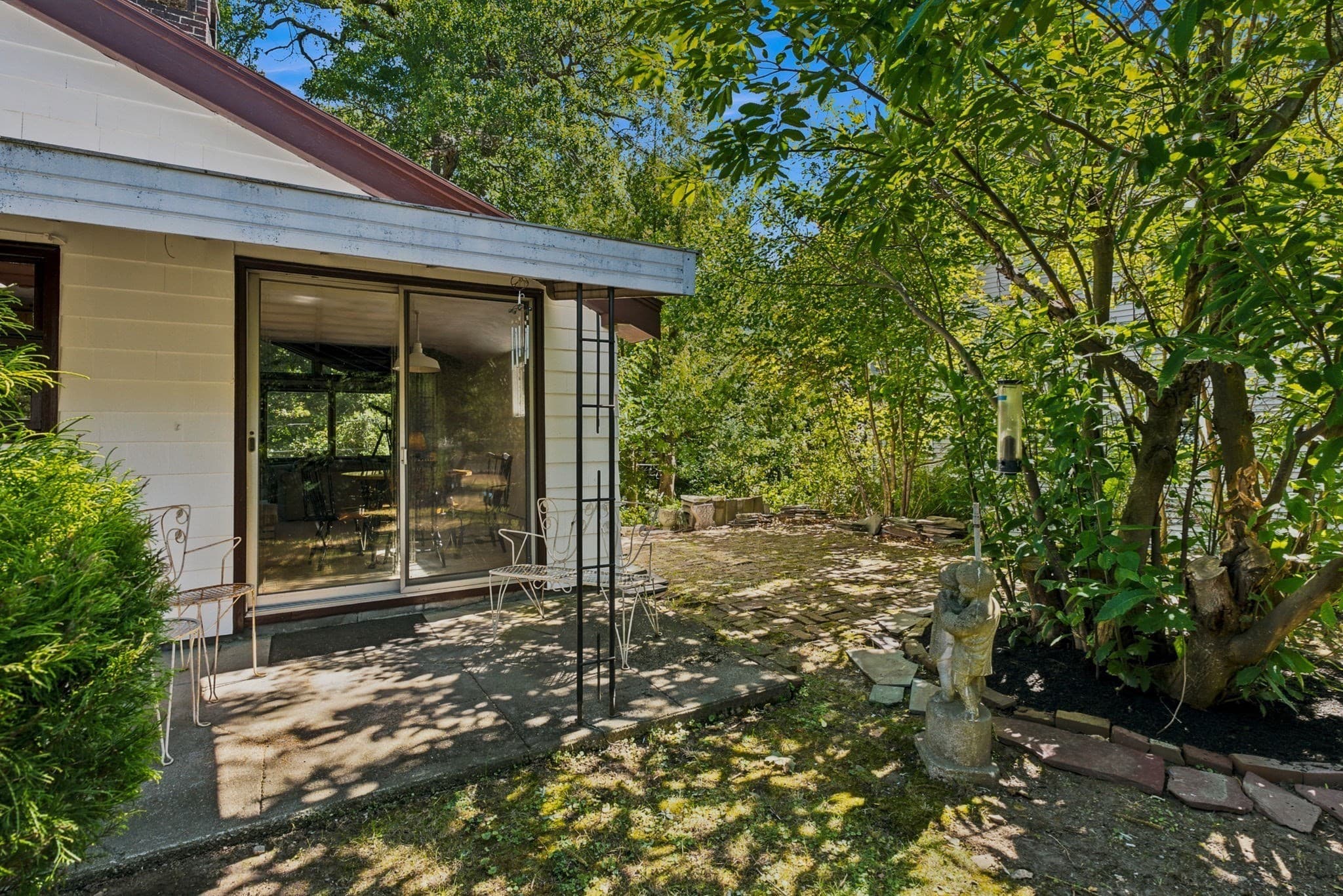 Single Family Residence at 39 Sylvan Ave, Wakefield MA 01880, Wakefield, photo 5 of 27