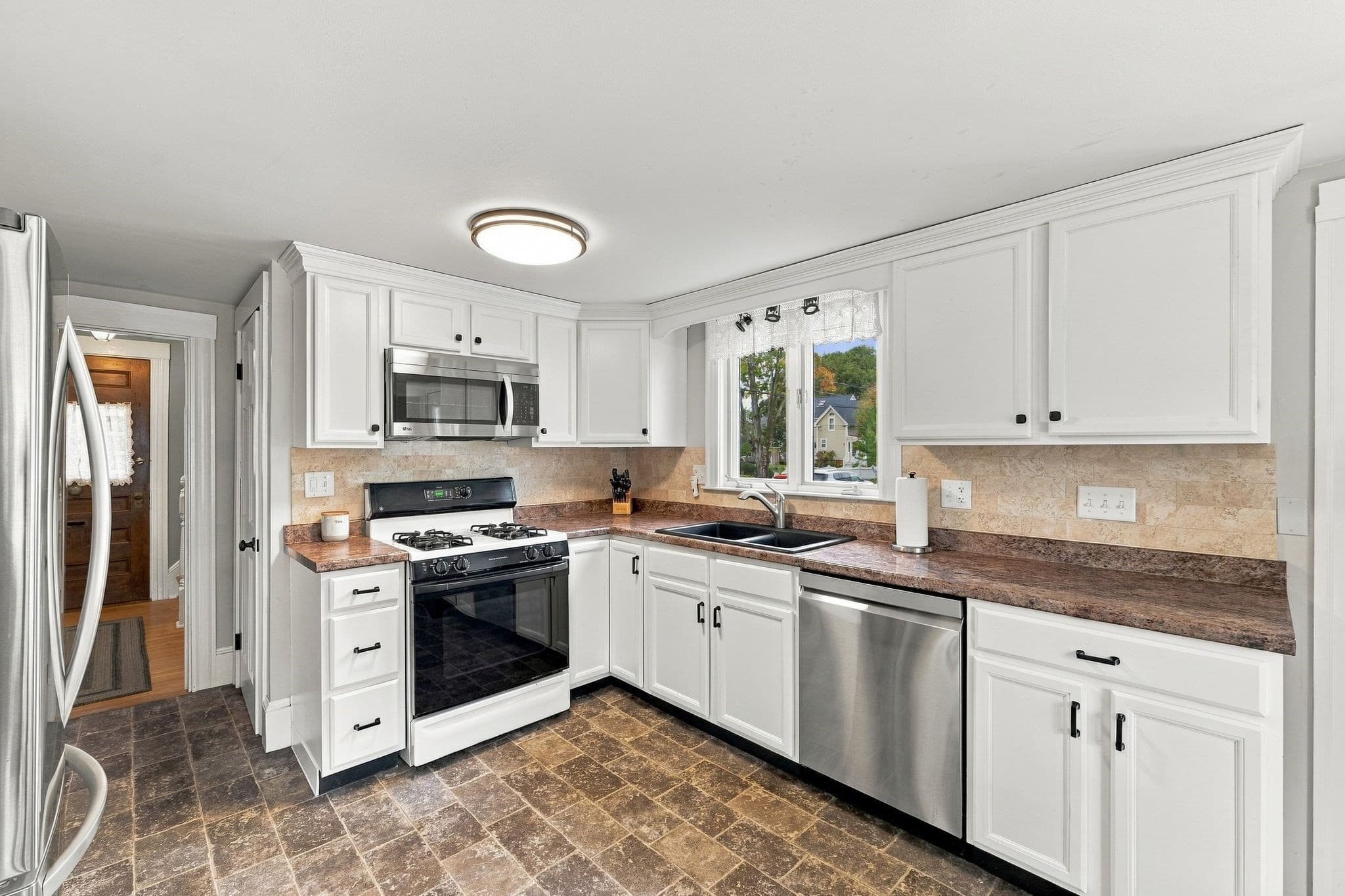 Single Family Residence at 76 Haseltine St, Haverhill MA 01835, Haverhill, photo 22 of 42