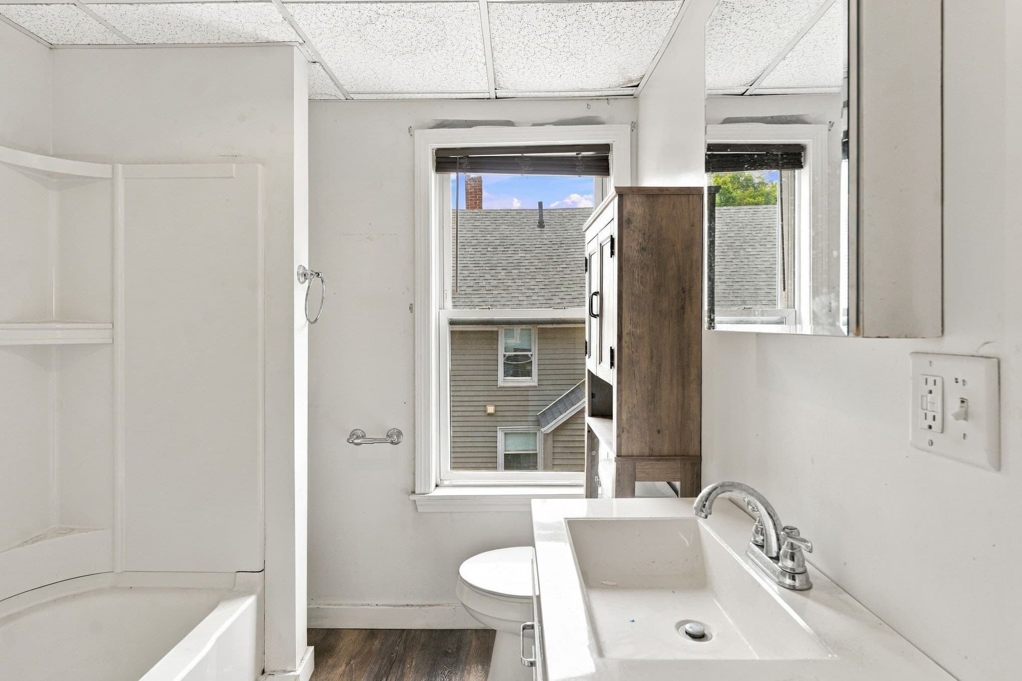 4 Family - 4 Units Up/Down at 56 Summit St, Woonsocket RI 02895, Woonsocket, photo 5 of 18