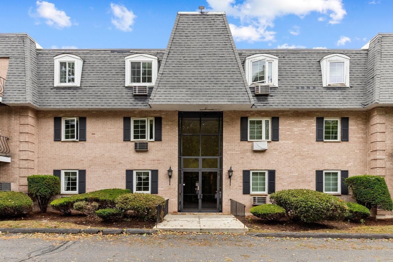 Condominium at 500 Northshore Road # 6C, Peabody MA 01960, Peabody, photo 3 of 23