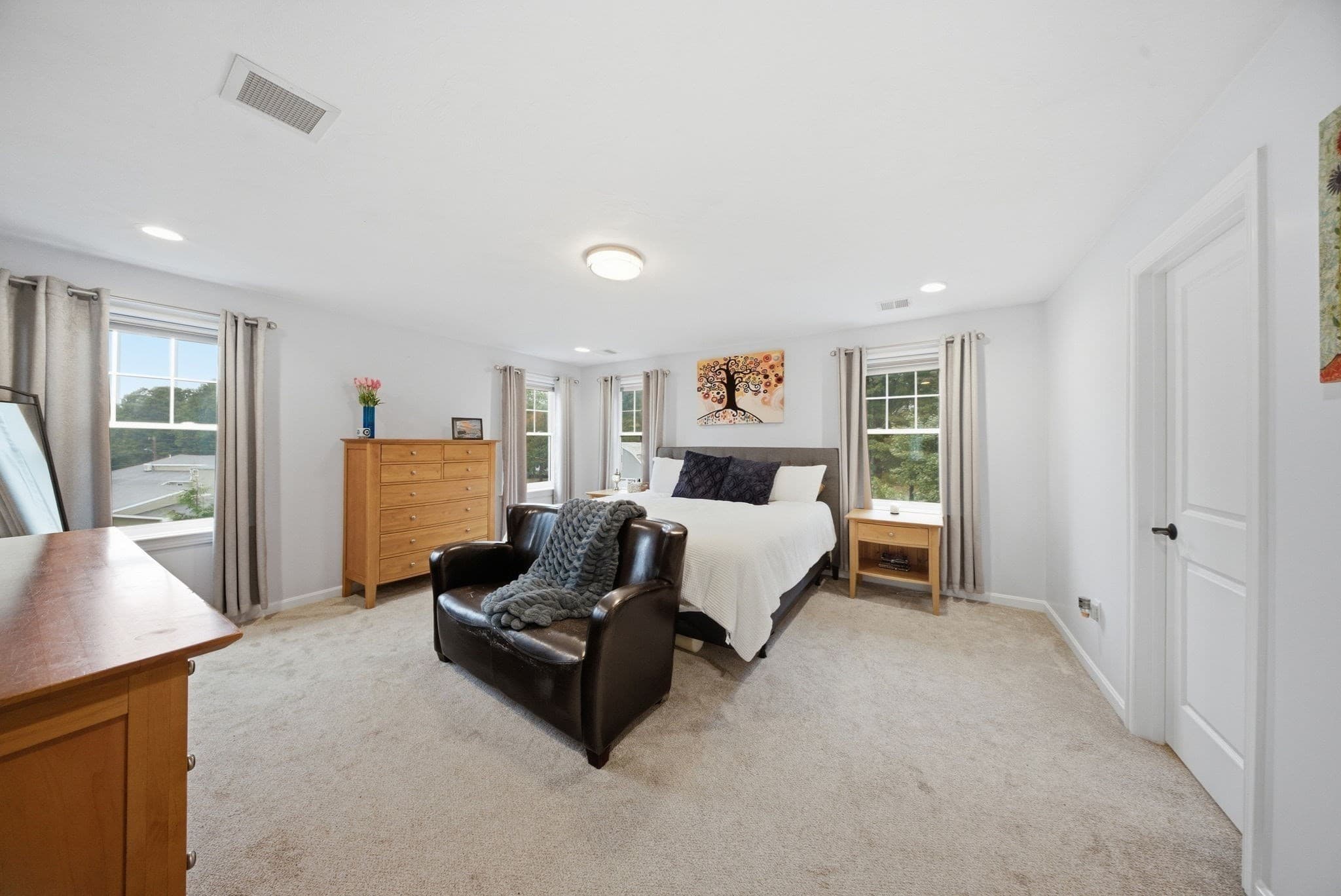 Single Family Residence at 1093 Washington St # 1093, Holliston MA 01746, Holliston, photo 16 of 41