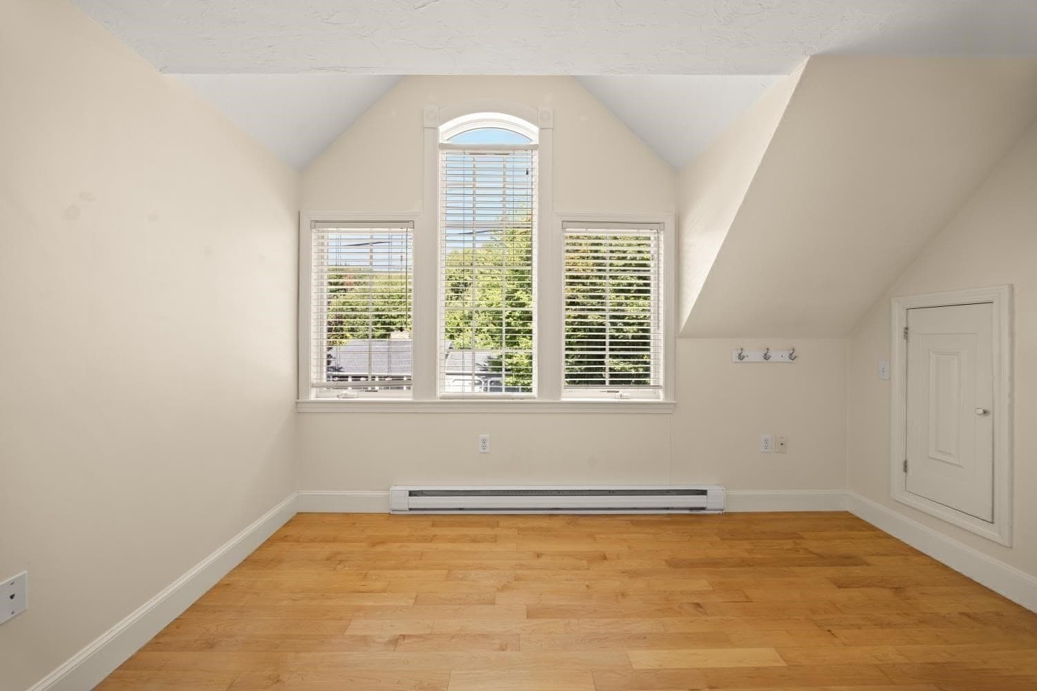 Single Family Residence at 75 Gilmore Rd, Wrentham MA 02093, Wrentham, photo 10 of 42