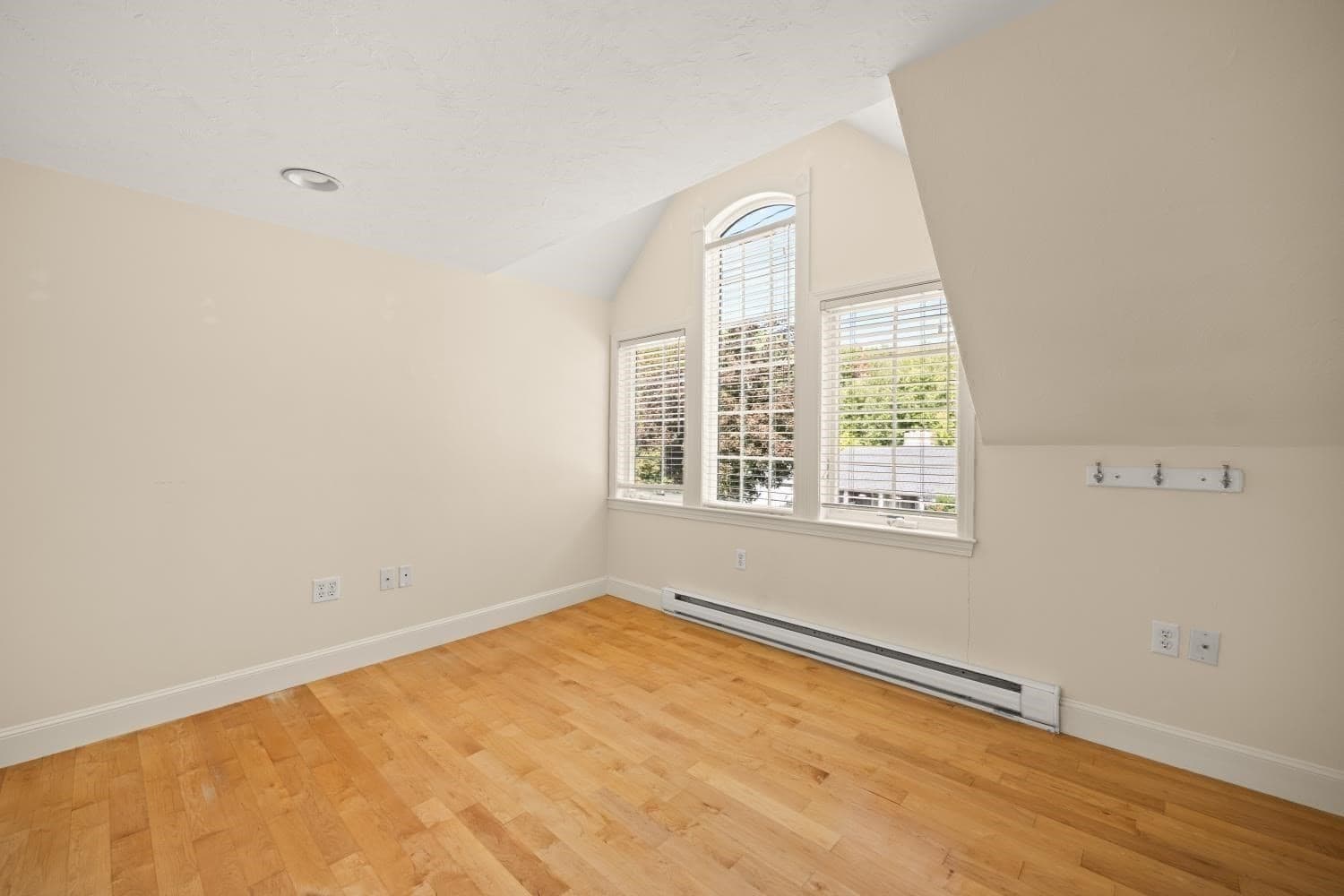 Single Family Residence at 75 Gilmore Rd, Wrentham MA 02093, Wrentham, photo 11 of 42