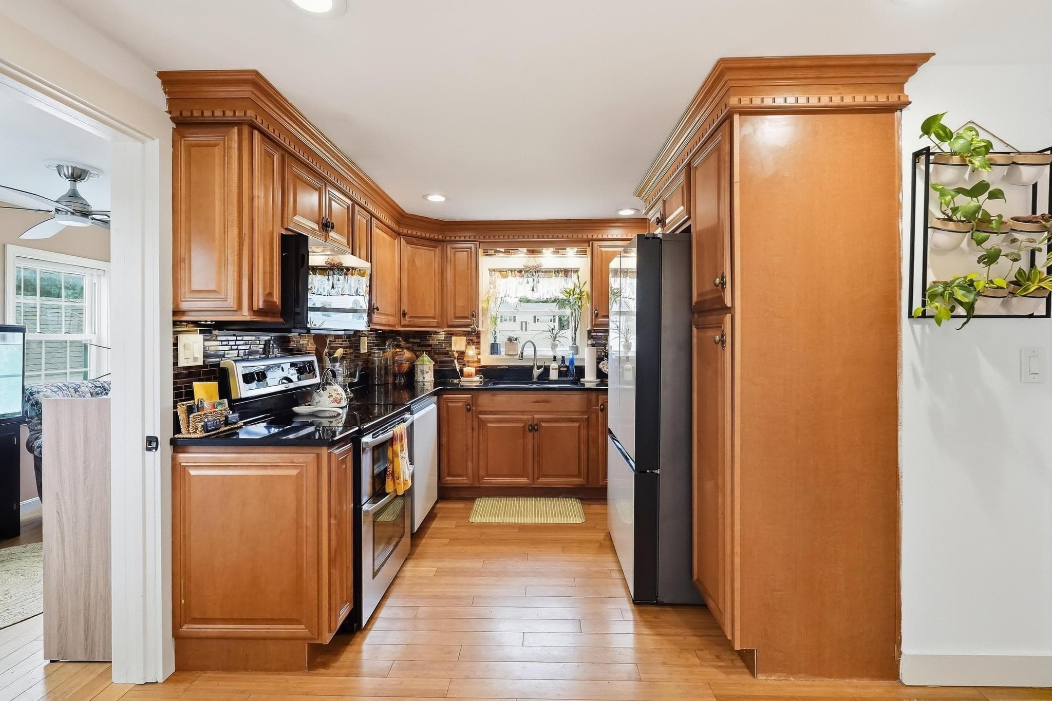 Single Family Residence at 40 Rossi St, Methuen MA 01844, Methuen, photo 9 of 42