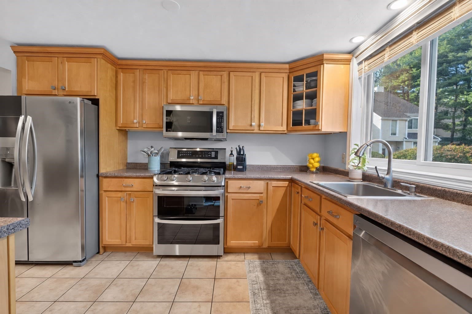 Condominium at 34 Gaslight Ln # 34, Easton MA 02356, Easton, photo 4 of 33