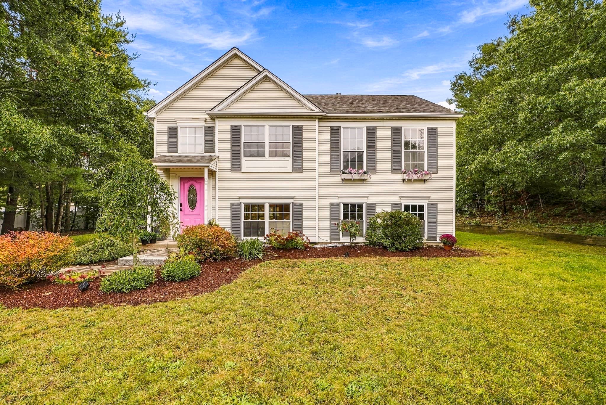 8 Thompson Cir, Plymouth MA 02360