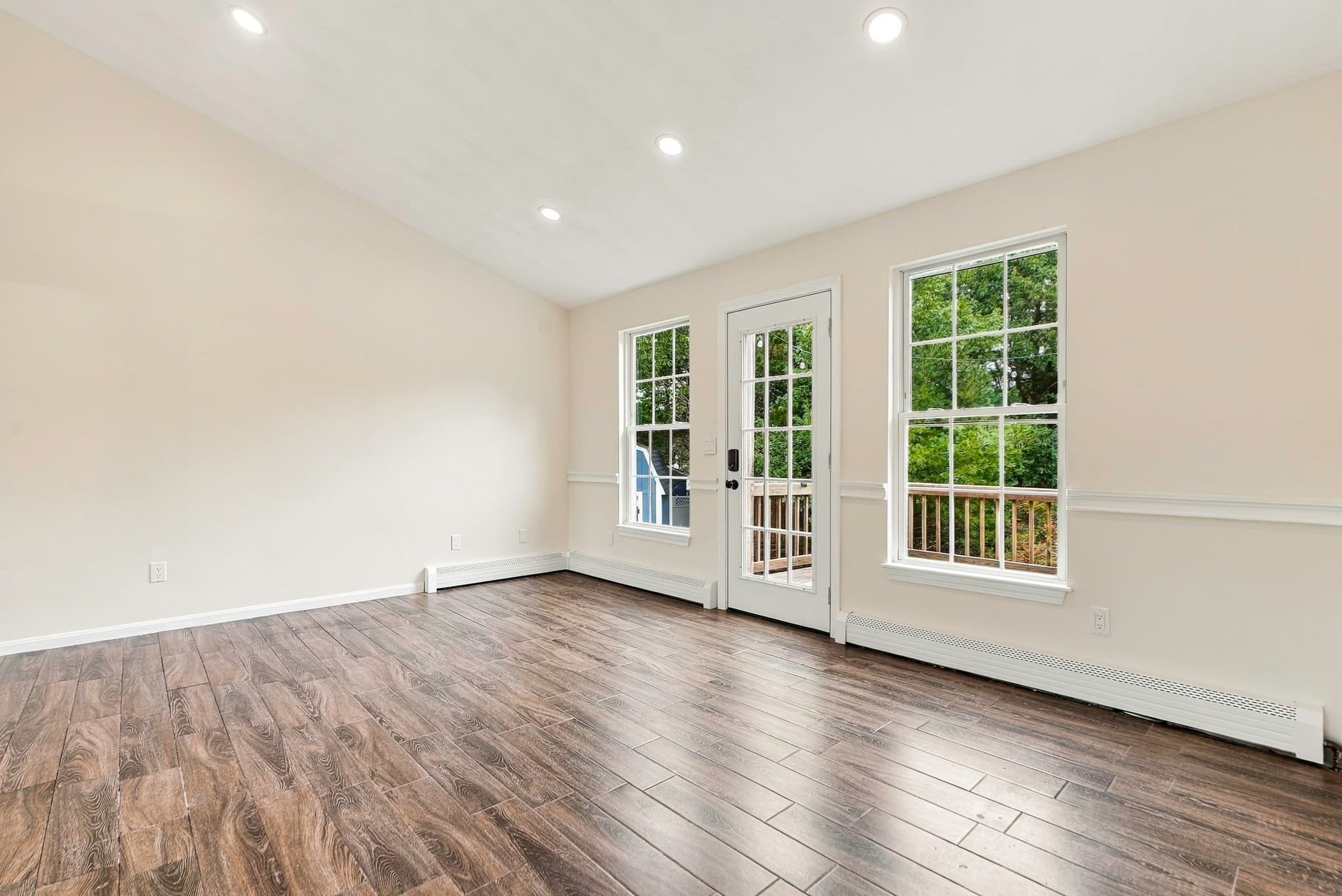 Single Family Residence at 8 Thompson Cir, Plymouth MA 02360, Plymouth, photo 11 of 41