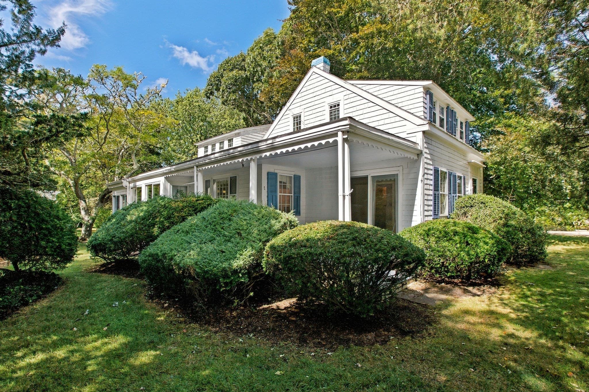 Single Family Residence at 25 Craigville Beach Rd, Barnstable MA 02601, Barnstable, photo 2 of 42