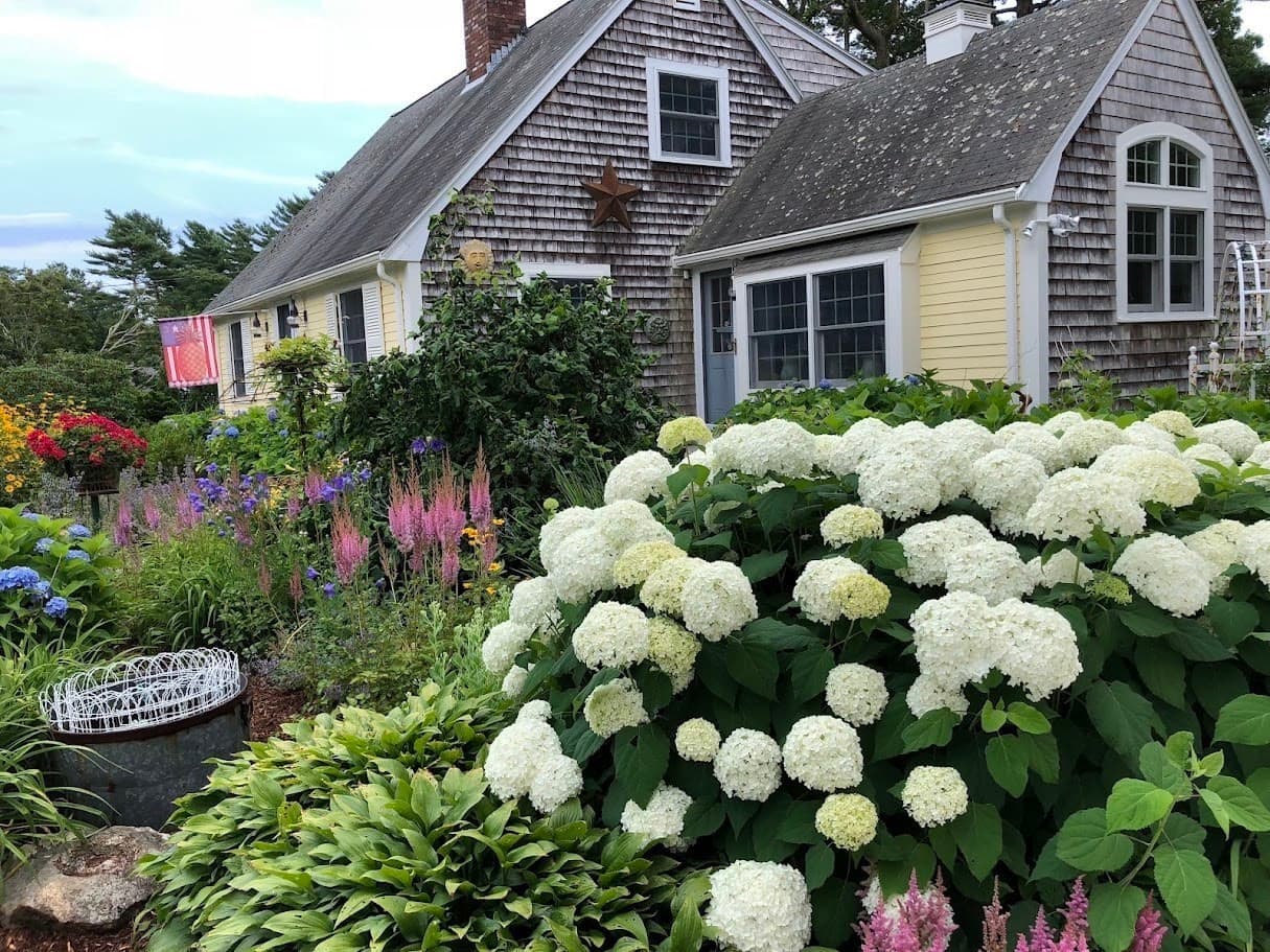 8 Midway Rd, Bourne MA 02559