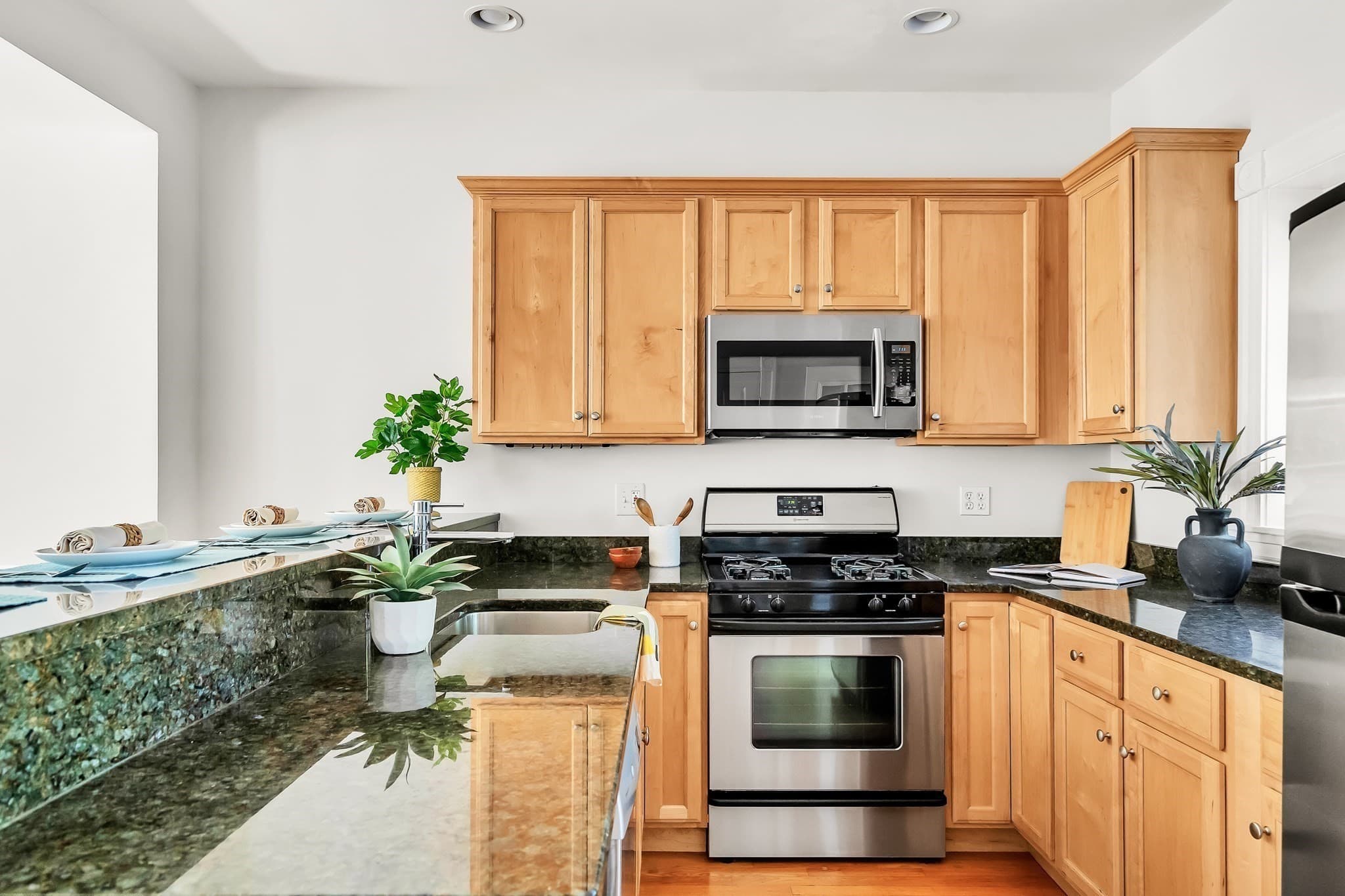 Condominium at 2 Wyatt Circle # 2, Somerville MA 02143, Somerville, photo 9 of 33