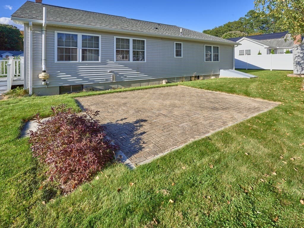Single Family Residence at 60 Potter Farm Rd, Auburn MA 01501, Auburn, photo 29 of 32