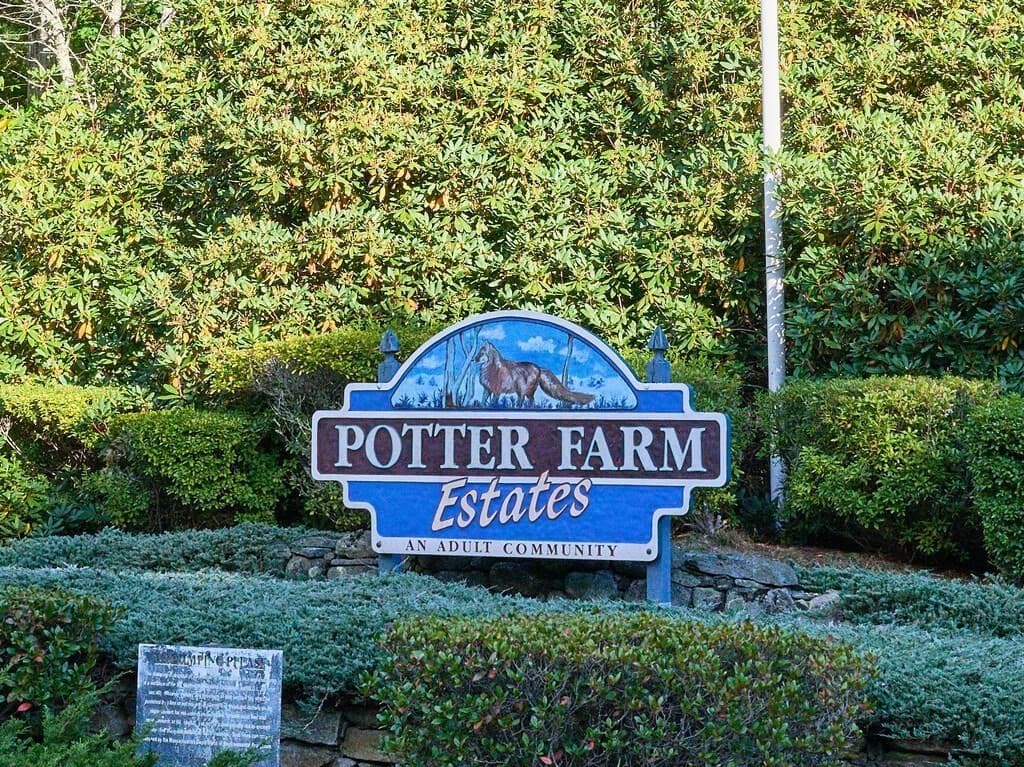 Single Family Residence at 60 Potter Farm Rd, Auburn MA 01501, Auburn, photo 4 of 32