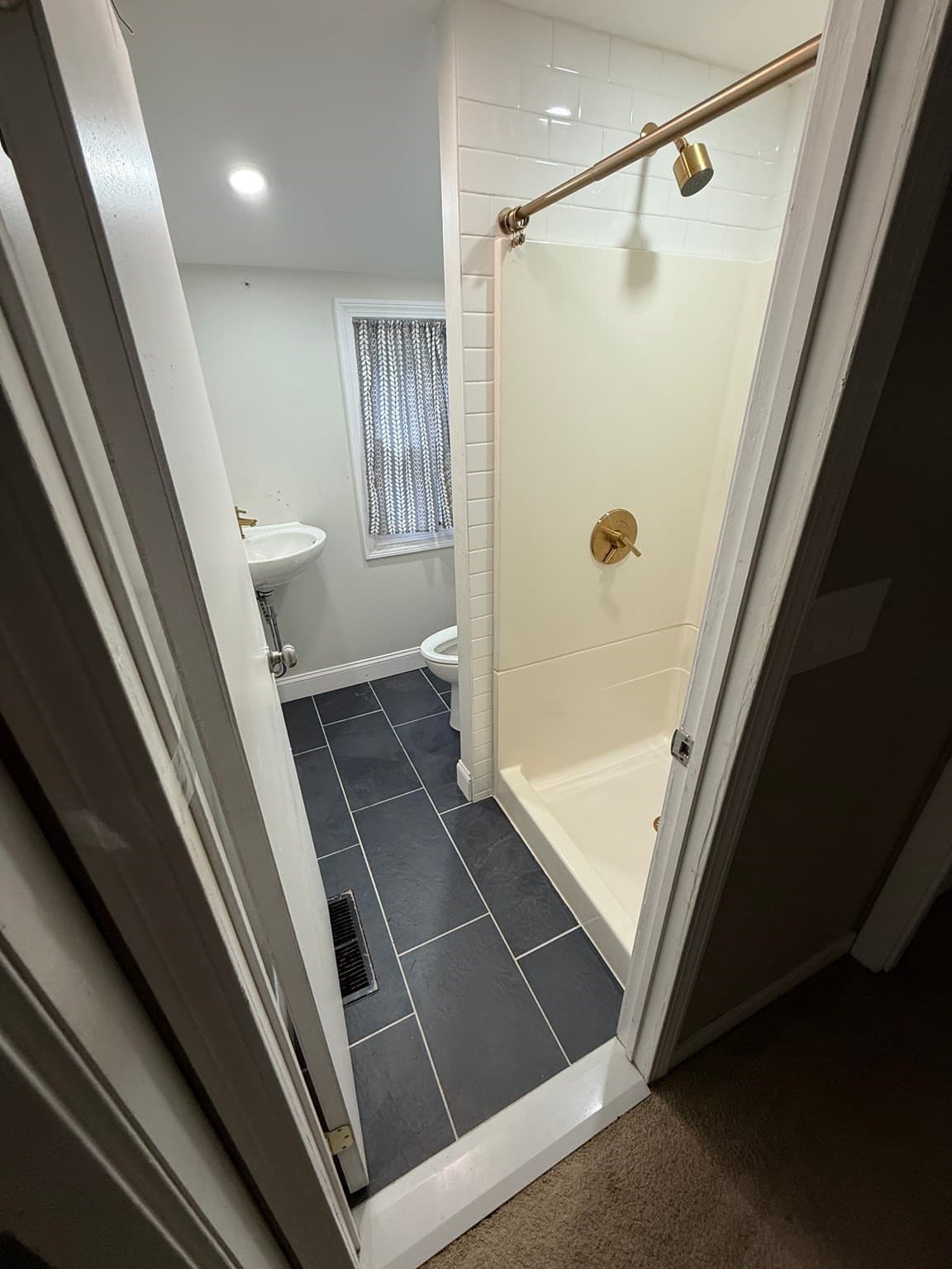 Single Family Residence at 61 N Main St, Bellingham MA 02019, Bellingham, photo 6 of 31