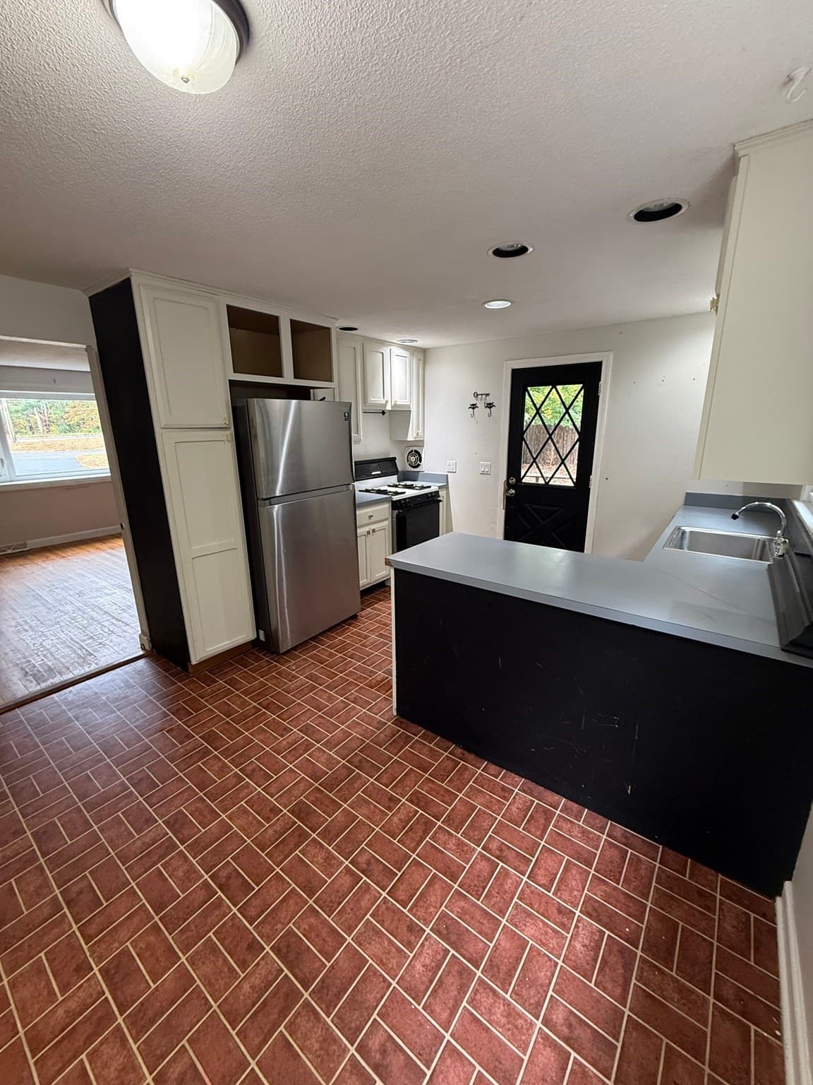 Single Family Residence at 61 N Main St, Bellingham MA 02019, Bellingham, photo 9 of 31