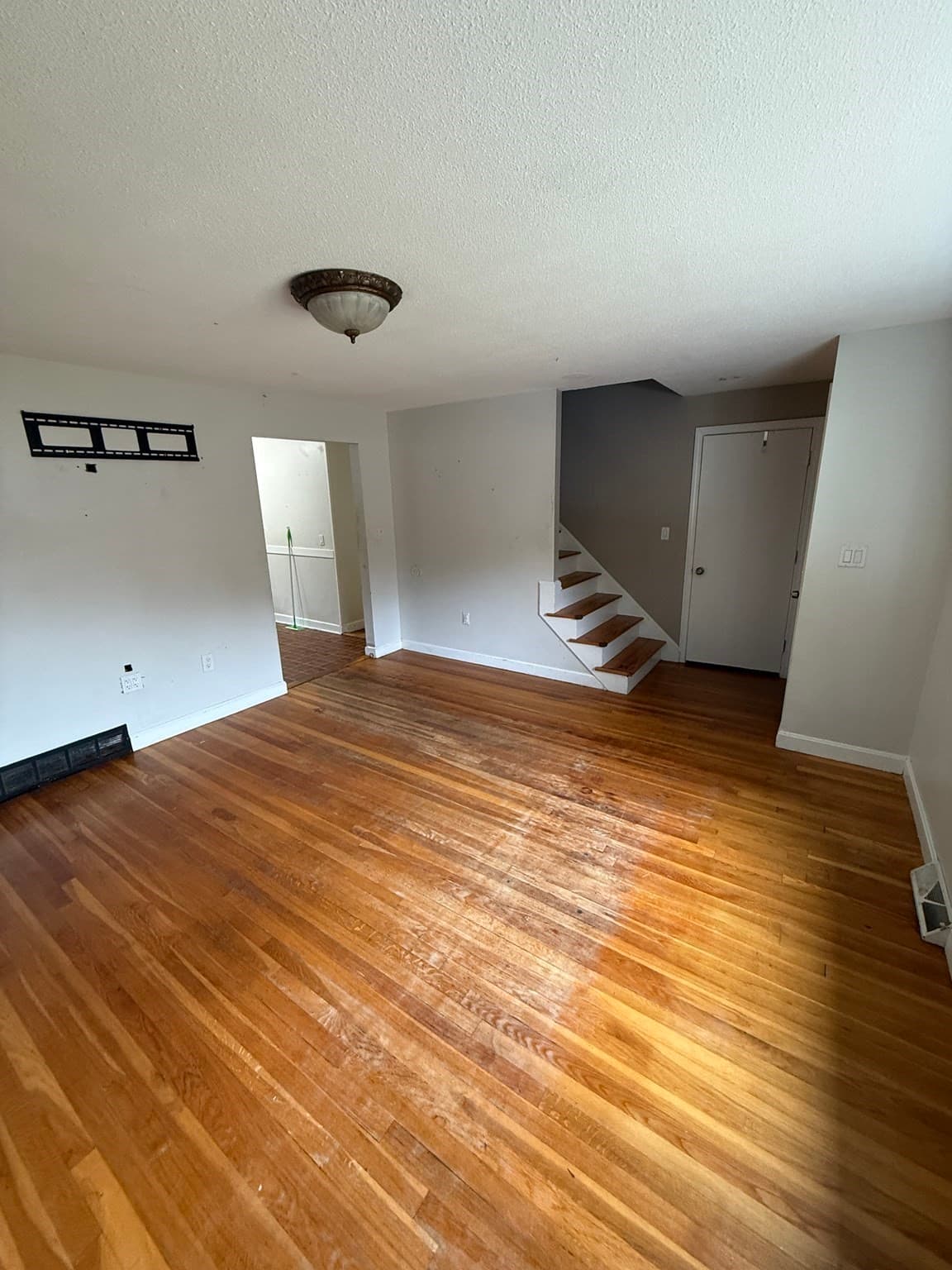 Single Family Residence at 61 N Main St, Bellingham MA 02019, Bellingham, photo 4 of 31