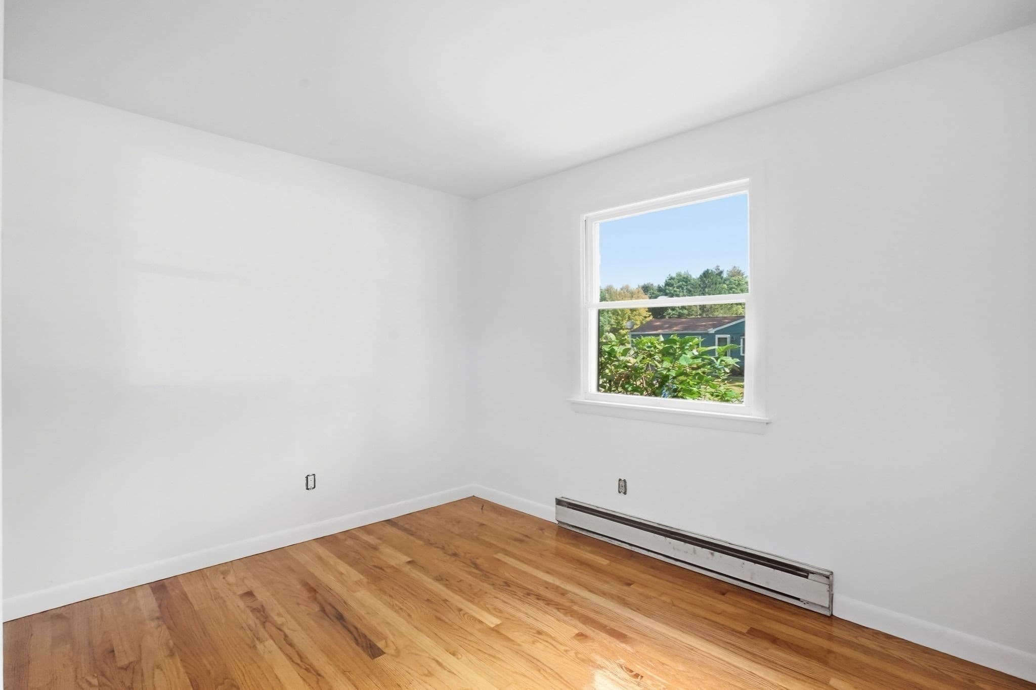 Single Family Residence at 202 Glenoak Dr, Springfield MA 01129, Springfield, photo 27 of 41