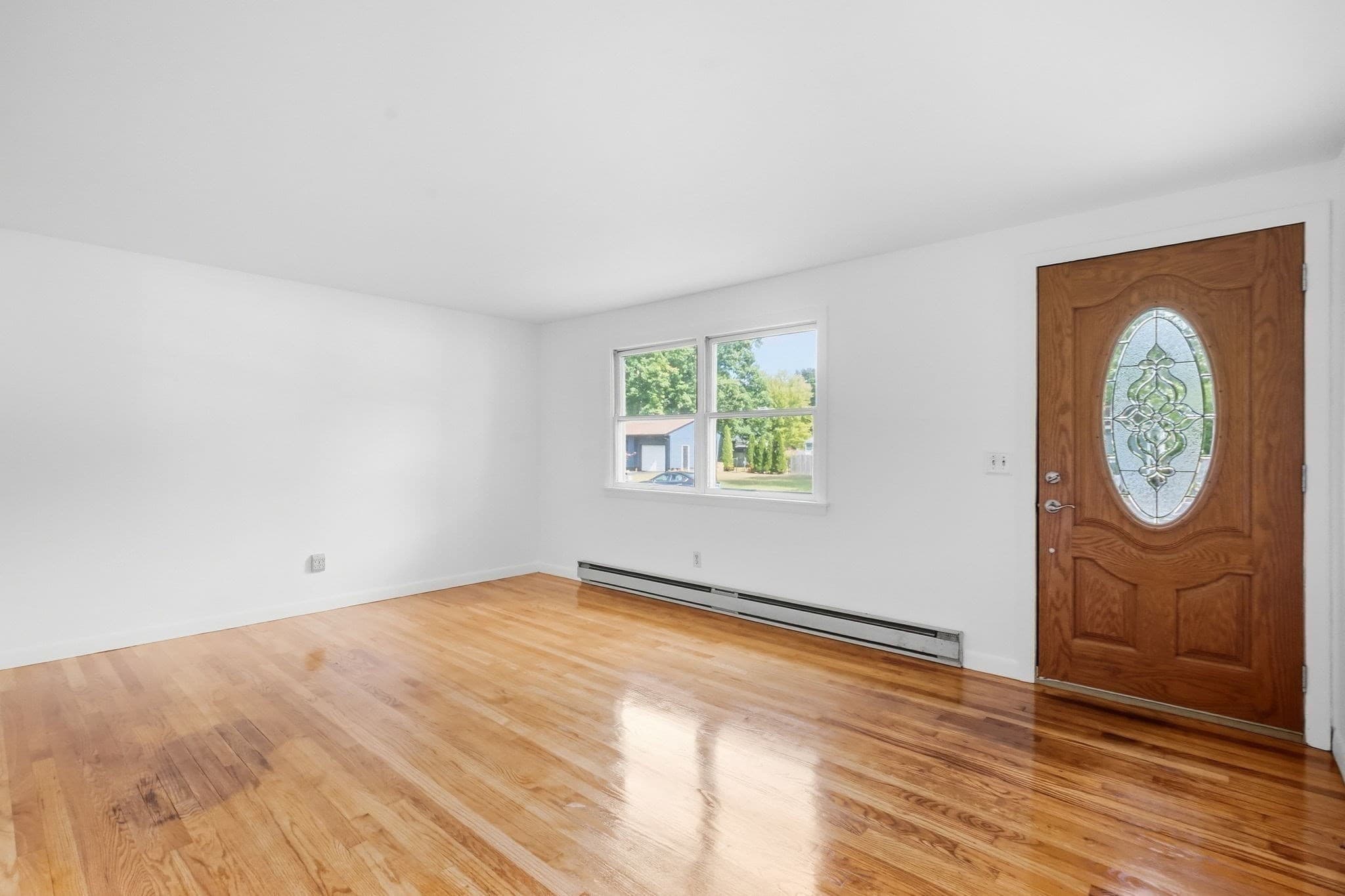 Single Family Residence at 202 Glenoak Dr, Springfield MA 01129, Springfield, photo 6 of 41