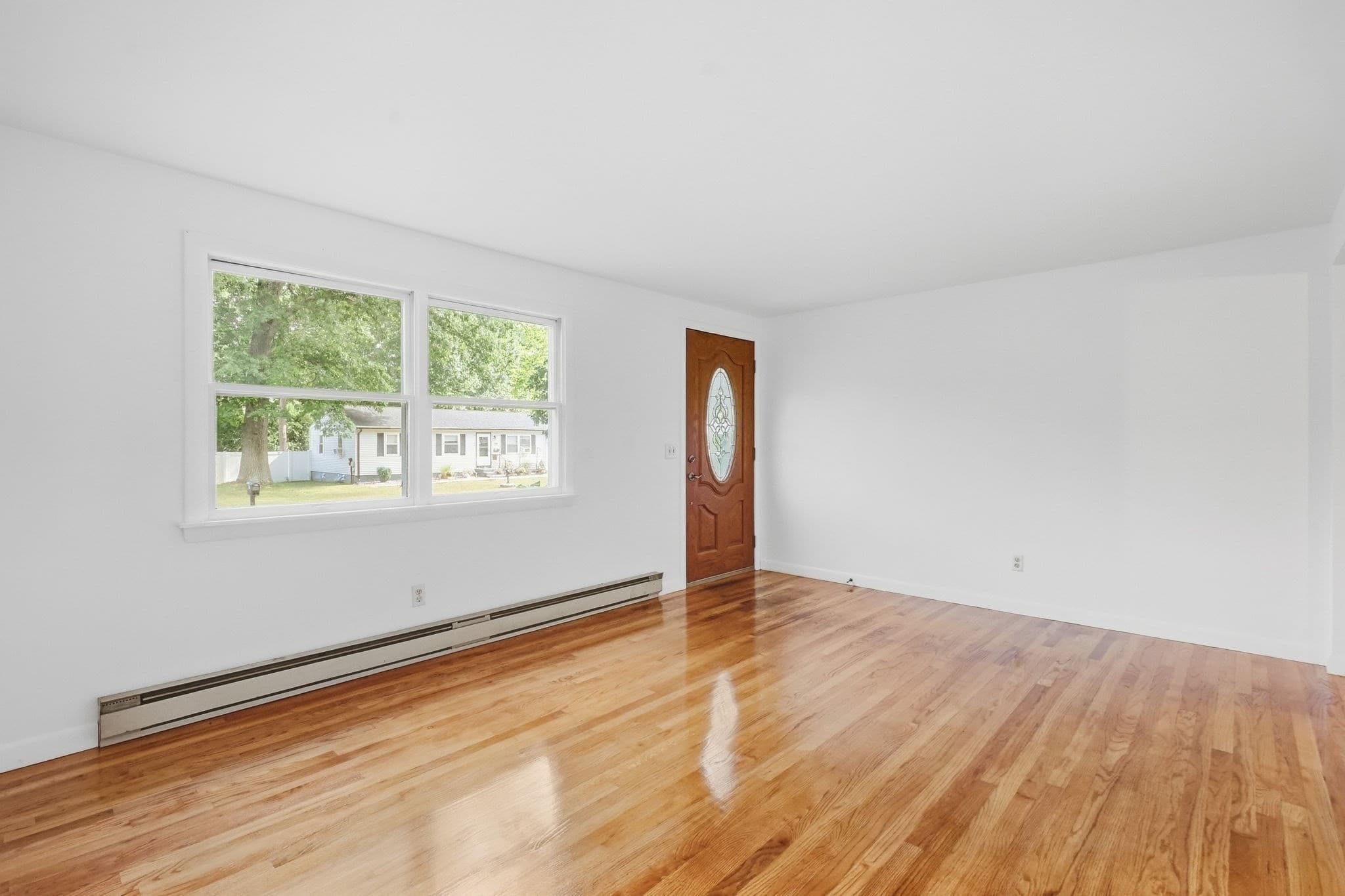 Single Family Residence at 202 Glenoak Dr, Springfield MA 01129, Springfield, photo 5 of 41
