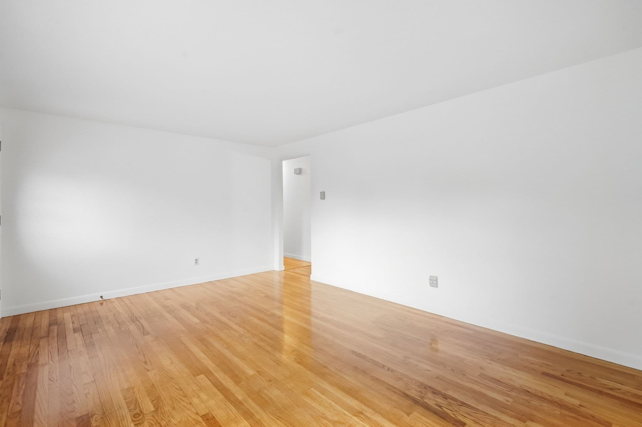 Single Family Residence at 202 Glenoak Dr, Springfield MA 01129, Springfield, photo 9 of 41