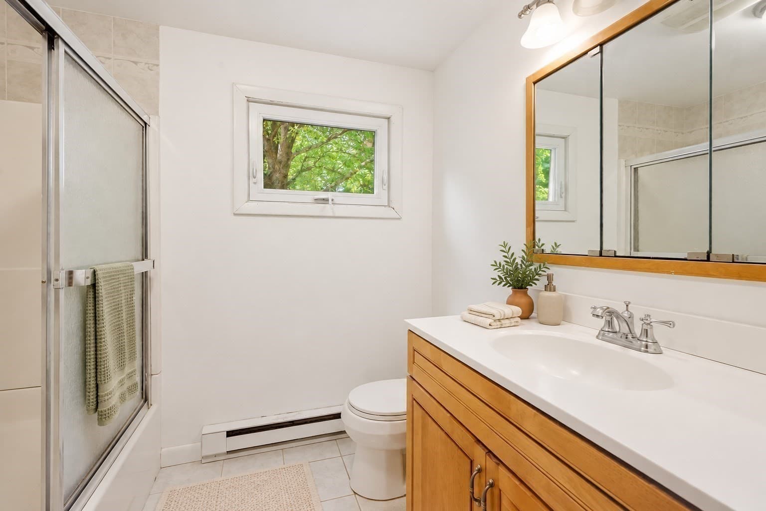 Single Family Residence at 202 Glenoak Dr, Springfield MA 01129, Springfield, photo 19 of 41