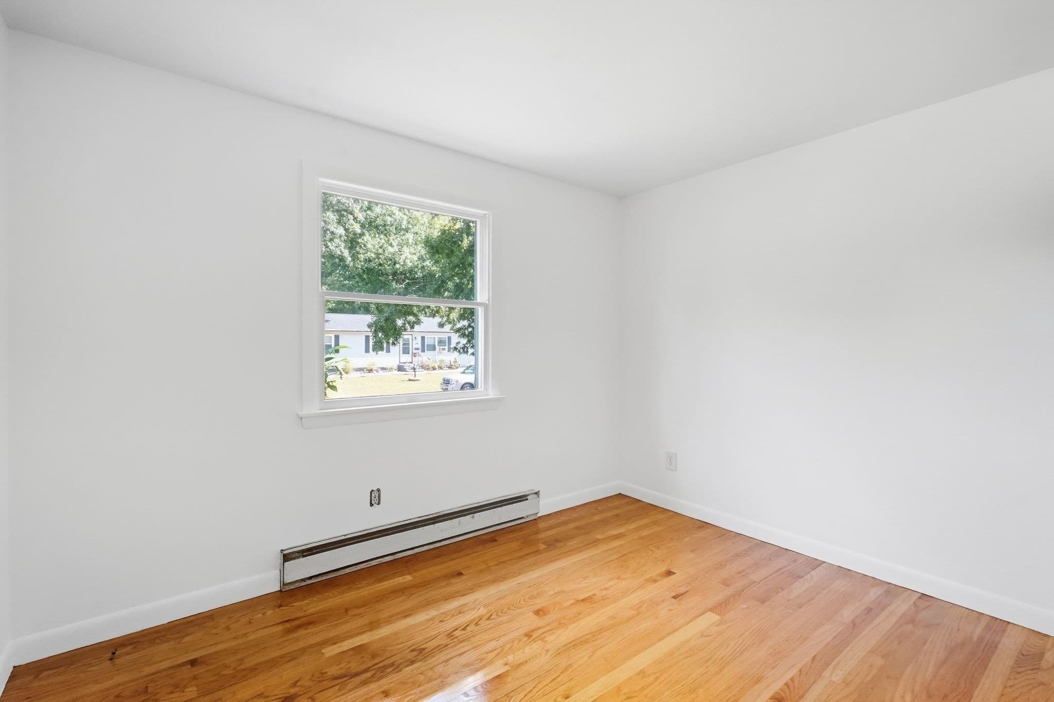 Single Family Residence at 202 Glenoak Dr, Springfield MA 01129, Springfield, photo 29 of 41