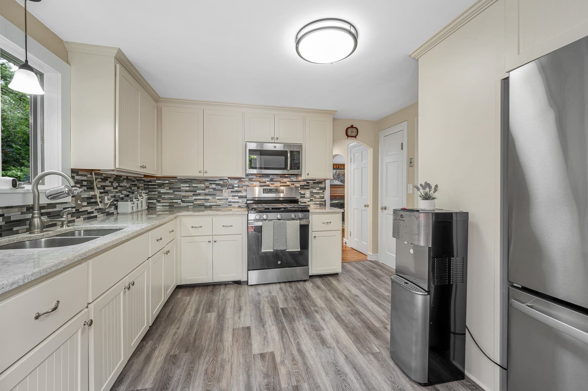 Single Family Residence at 137 Central St, North Reading MA 01864, North Reading, photo 2 of 28