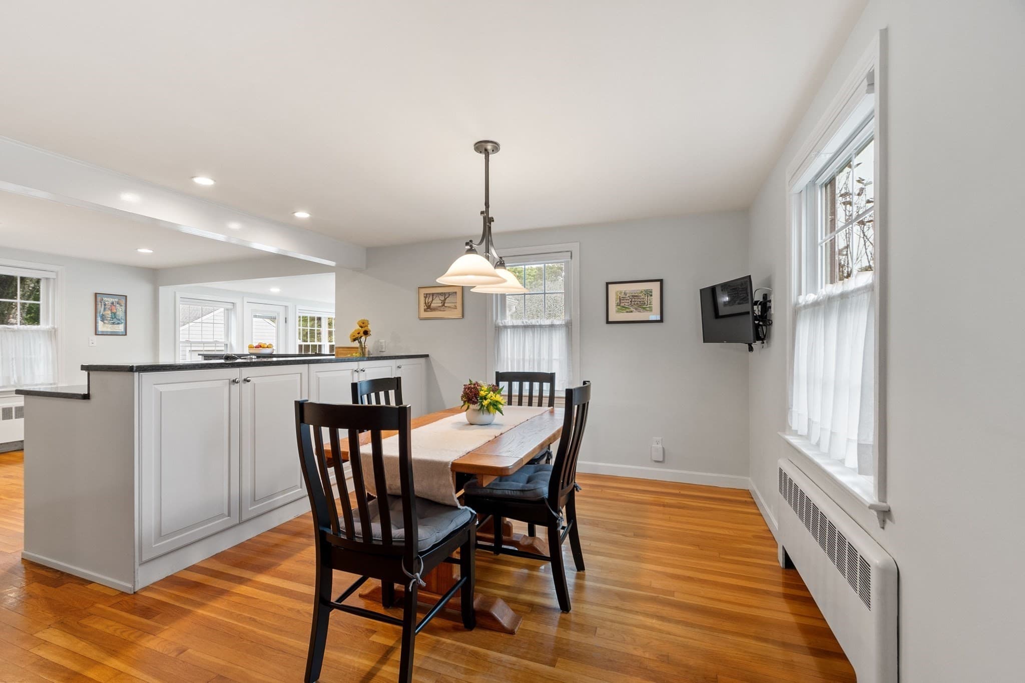 Single Family Residence at 96 Whittemore St, Concord MA 01742, Concord, photo 5 of 40