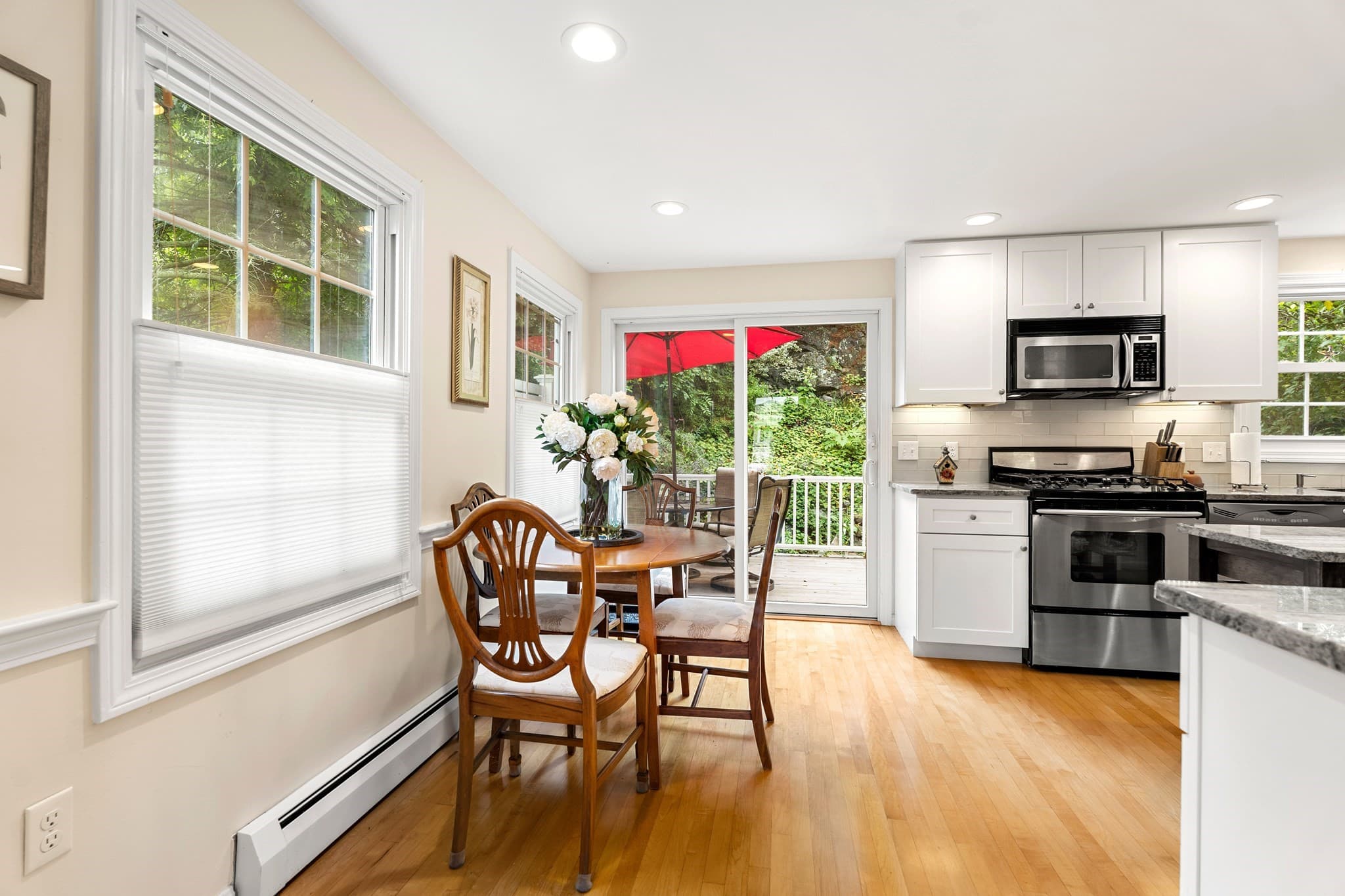 Condominium at 33 Arnold Terrace # 33, Marblehead MA 01945, Marblehead, photo 12 of 37