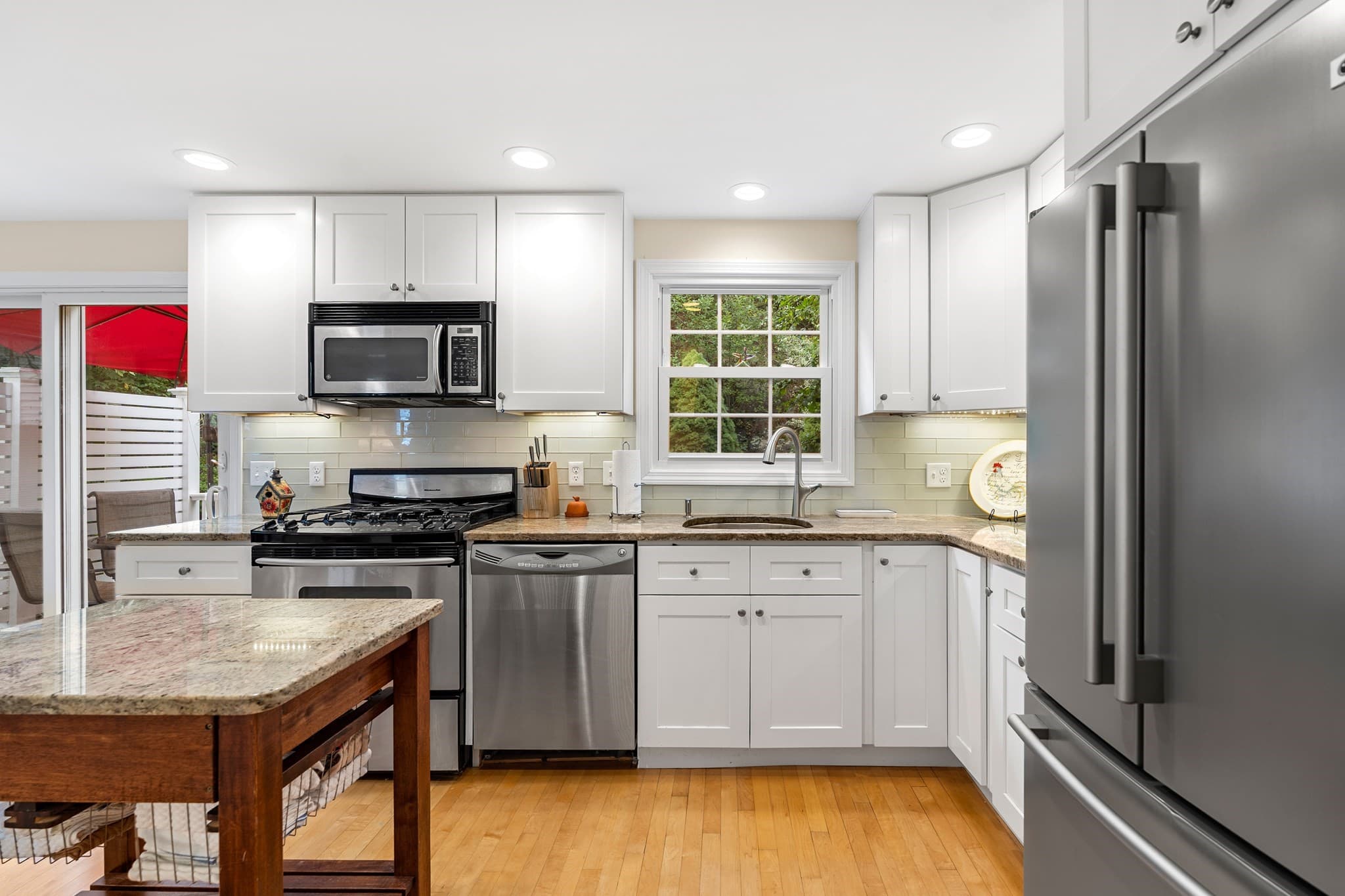 Condominium at 33 Arnold Terrace # 33, Marblehead MA 01945, Marblehead, photo 8 of 37